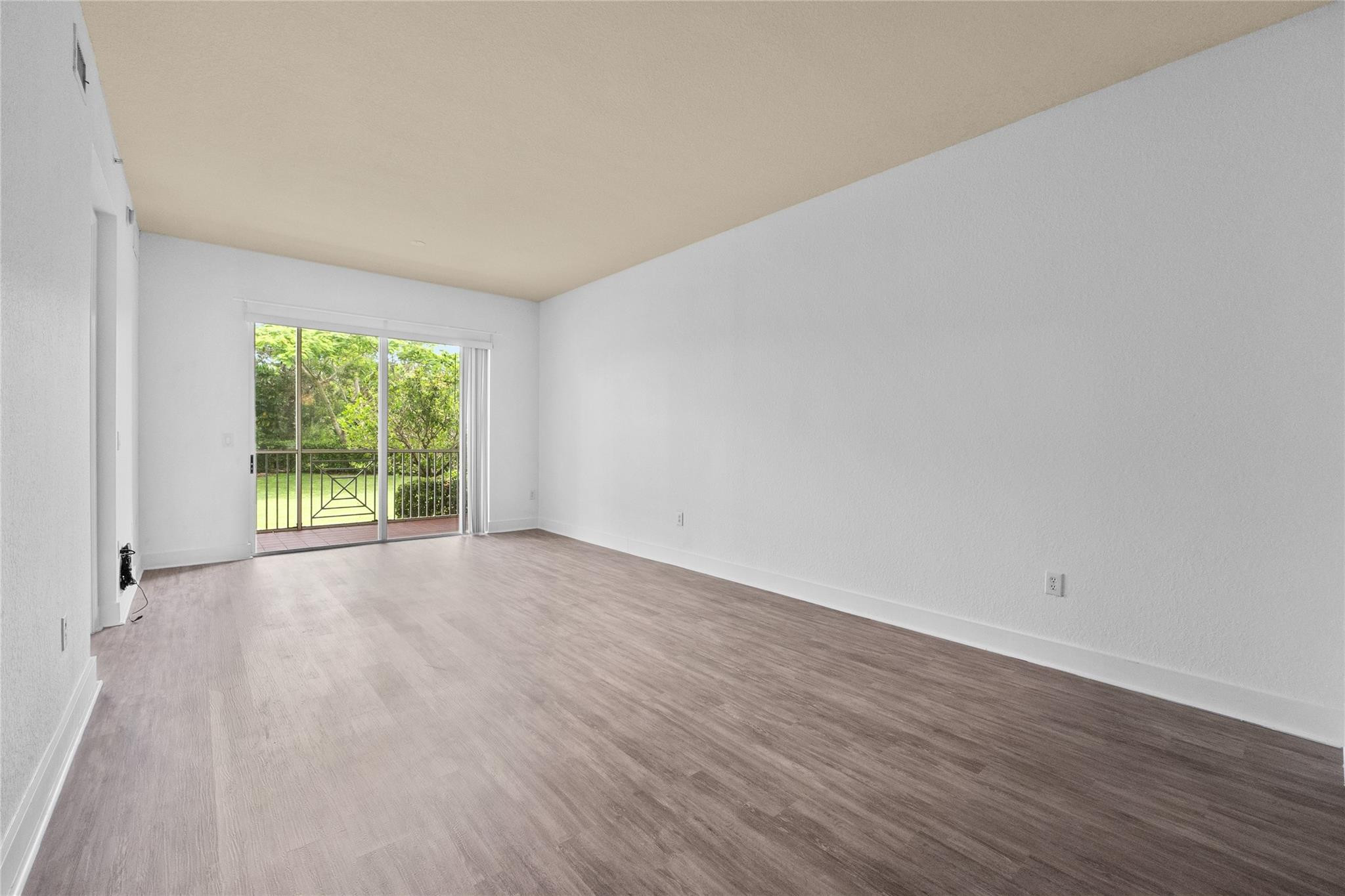 3500 Oaks Clubhouse Drive 109
