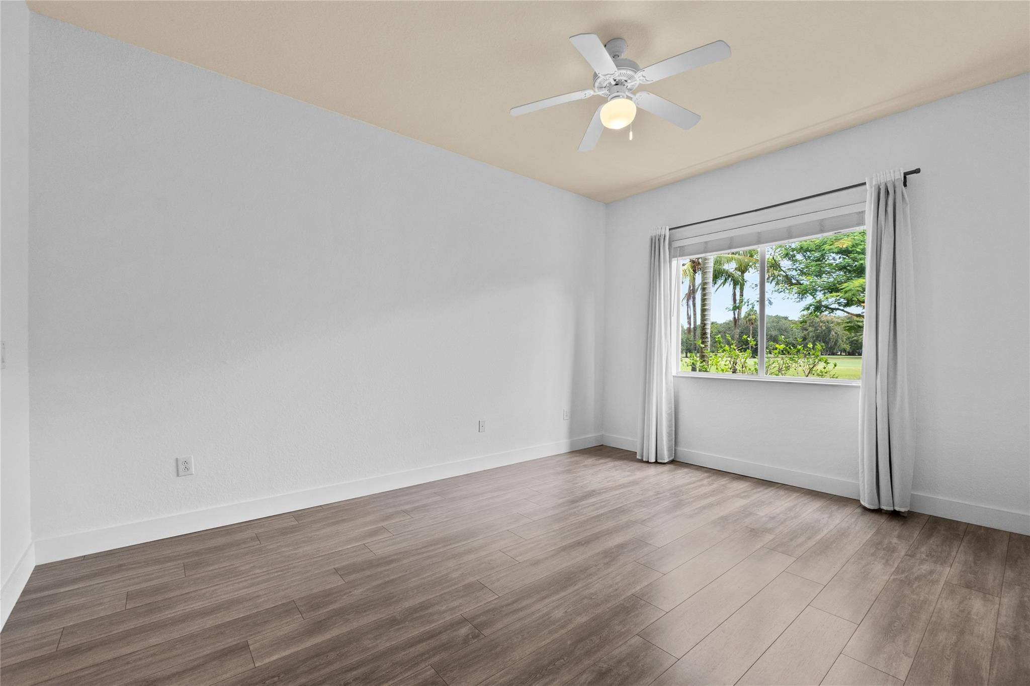 3500 Oaks Clubhouse Drive 109