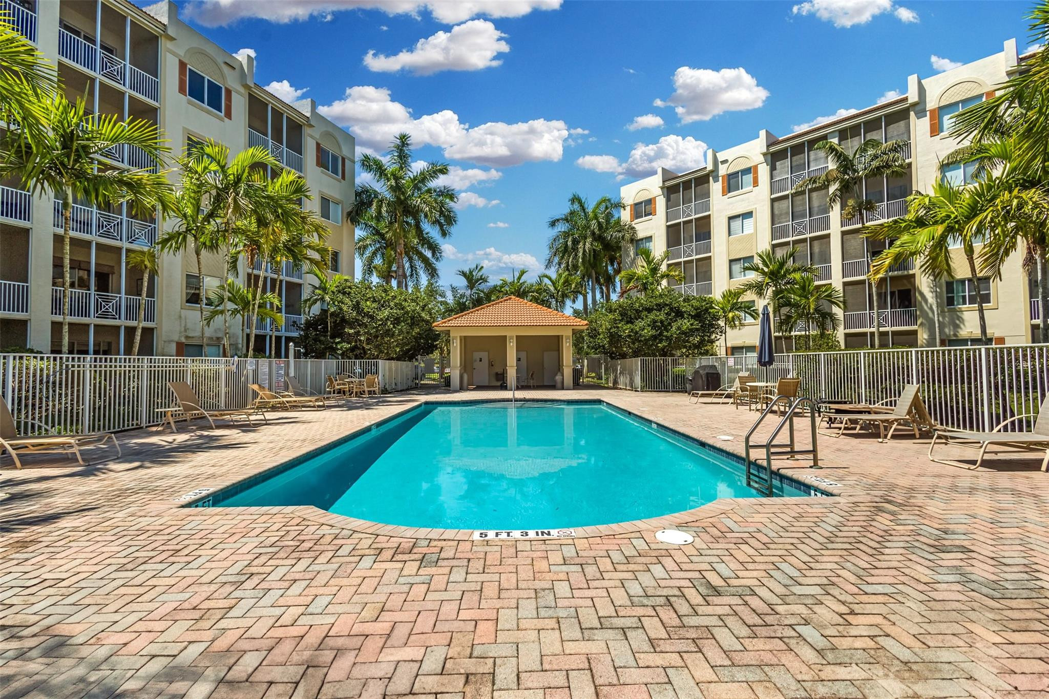 3500 Oaks Clubhouse Drive 109