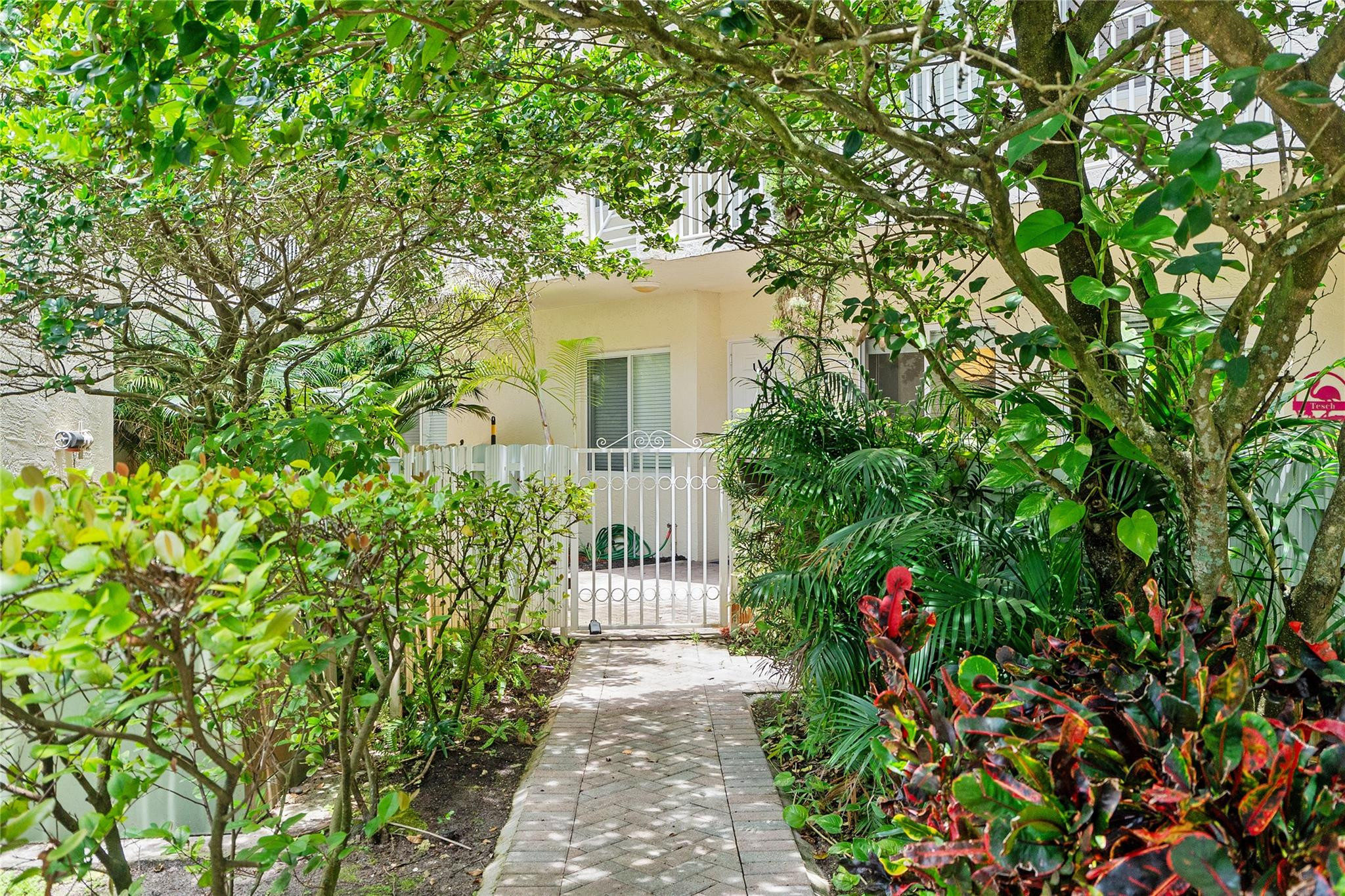 3500 Oaks Clubhouse Drive 109