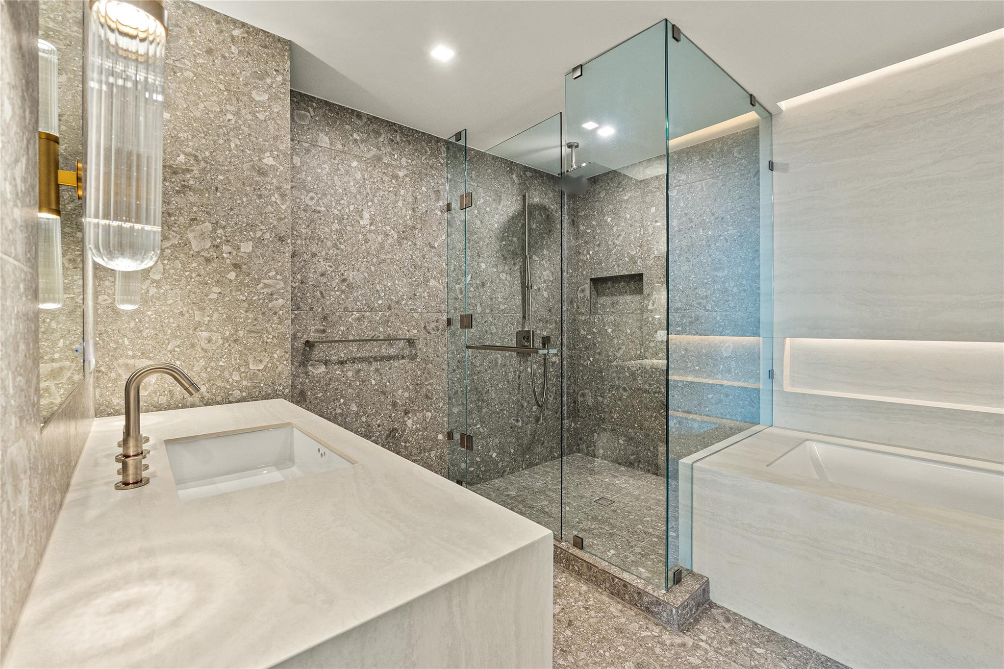 900 N Ocean Boulevard 1604