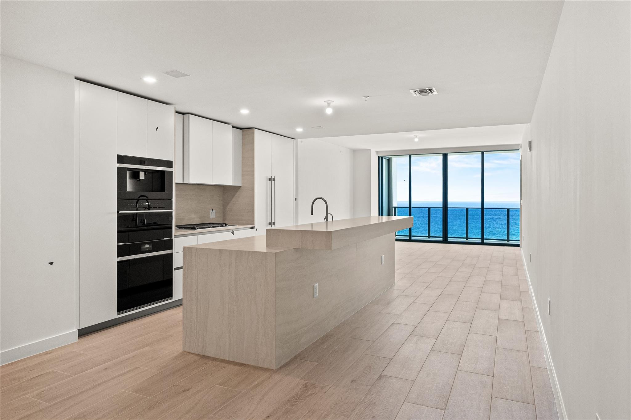 900 N Ocean Boulevard 1604