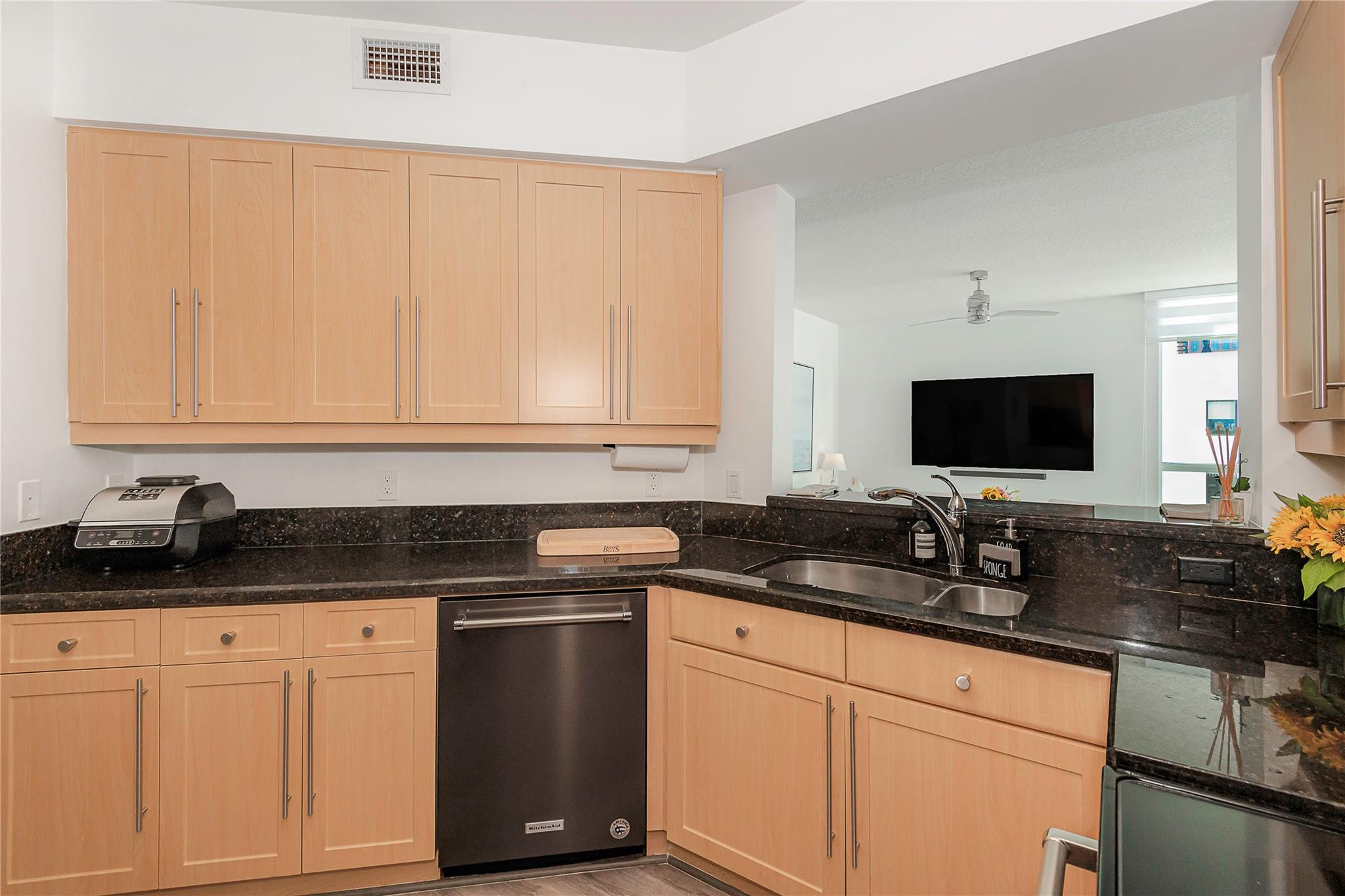 111 SE 8th Avenue 705