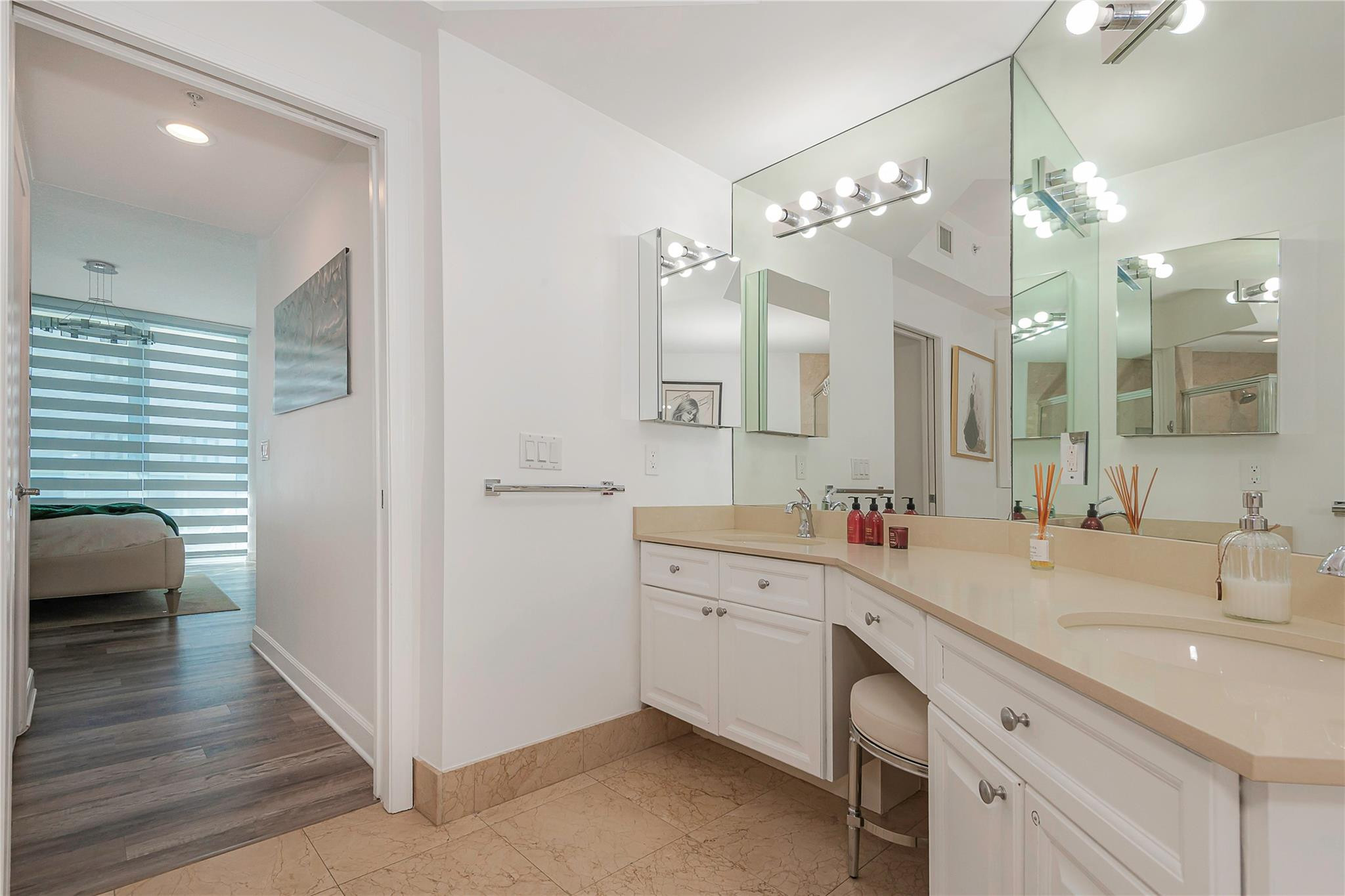 111 SE 8th Avenue 705