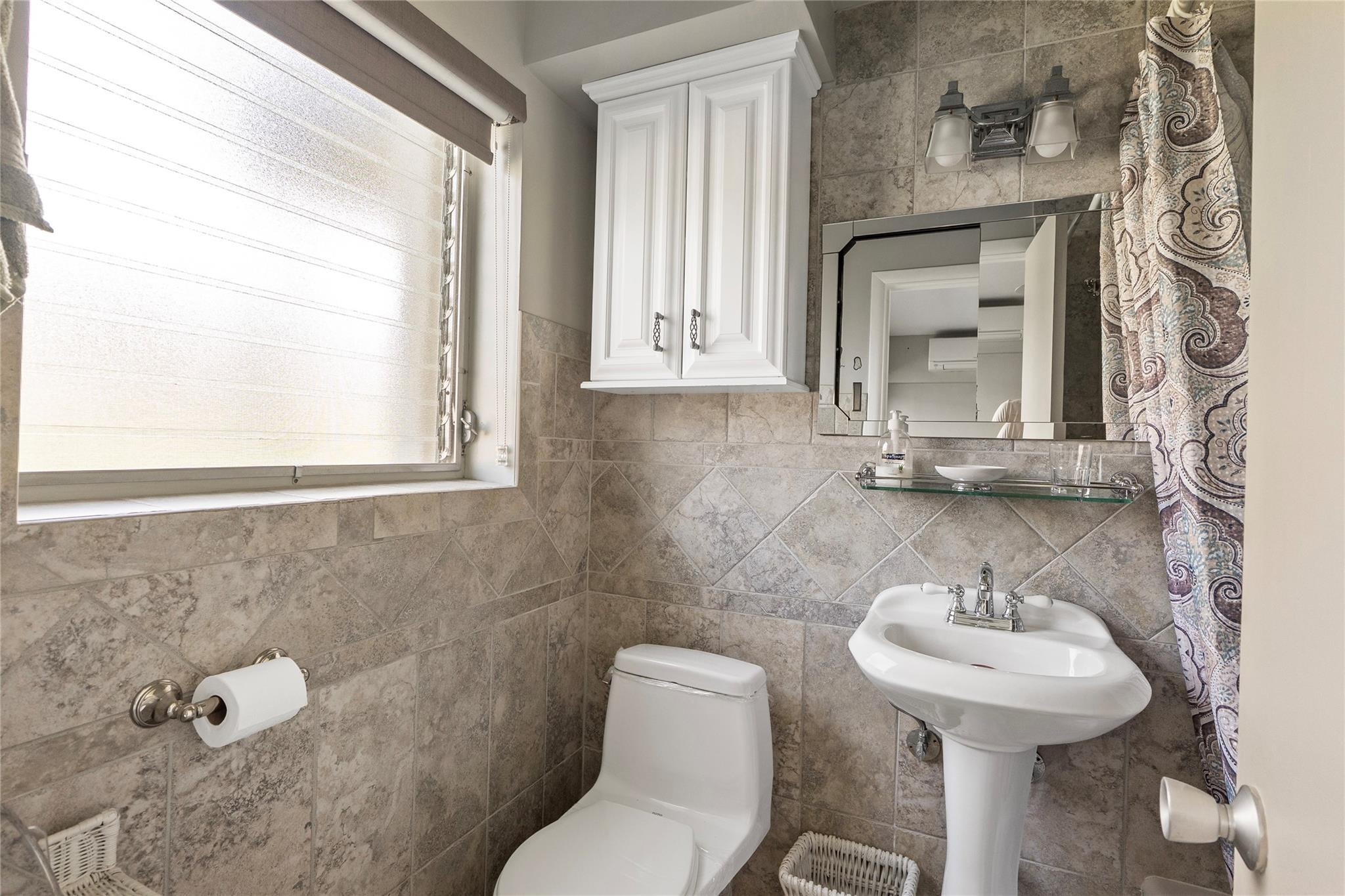 223 S Federal Highway 9