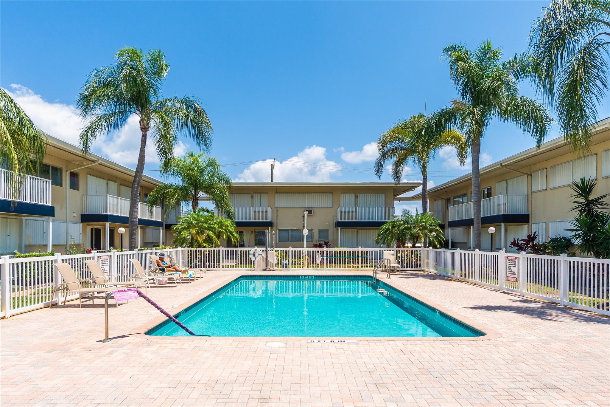 223 S Federal Highway 9