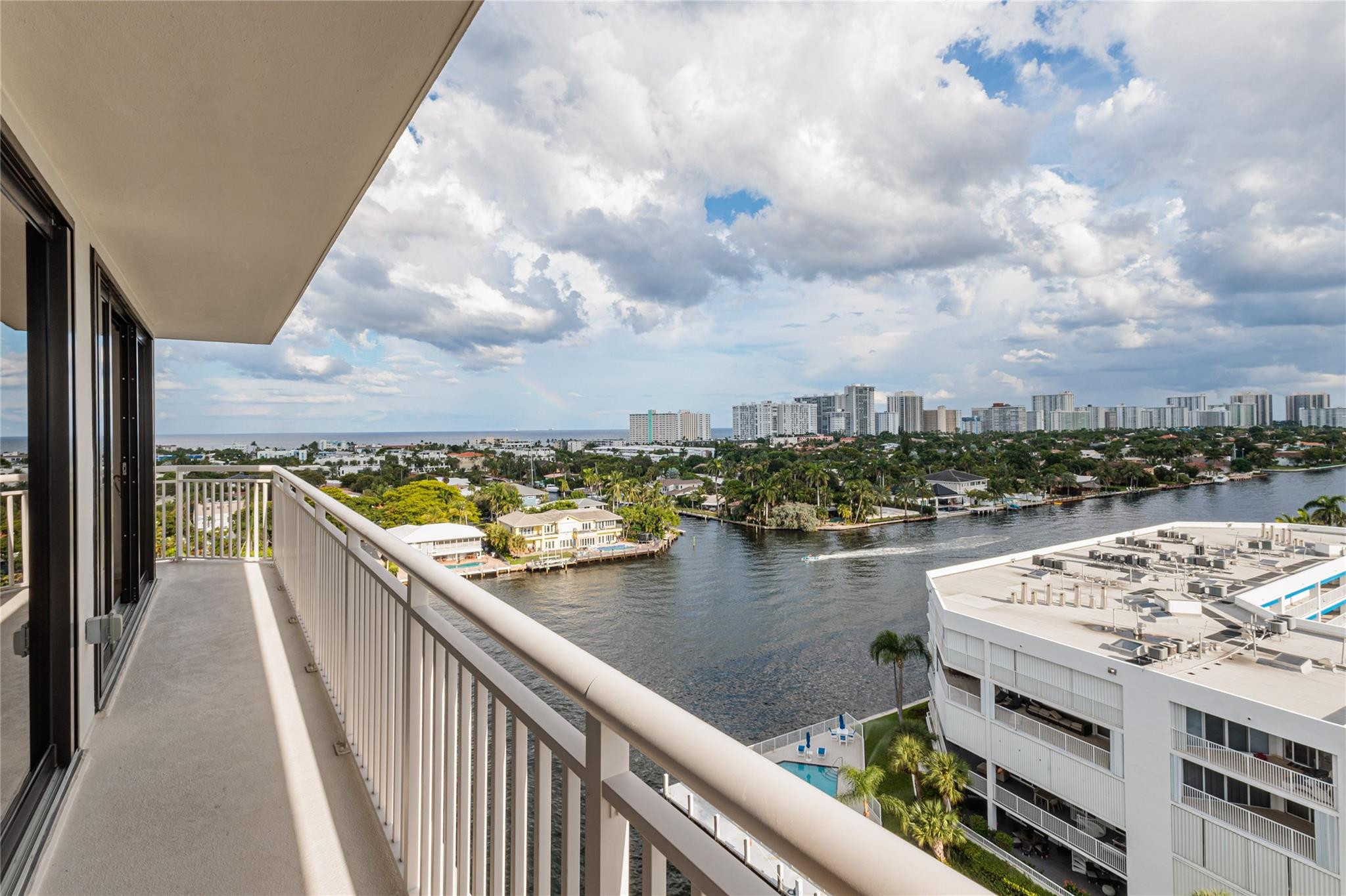 3100 NE 48th Street PH18