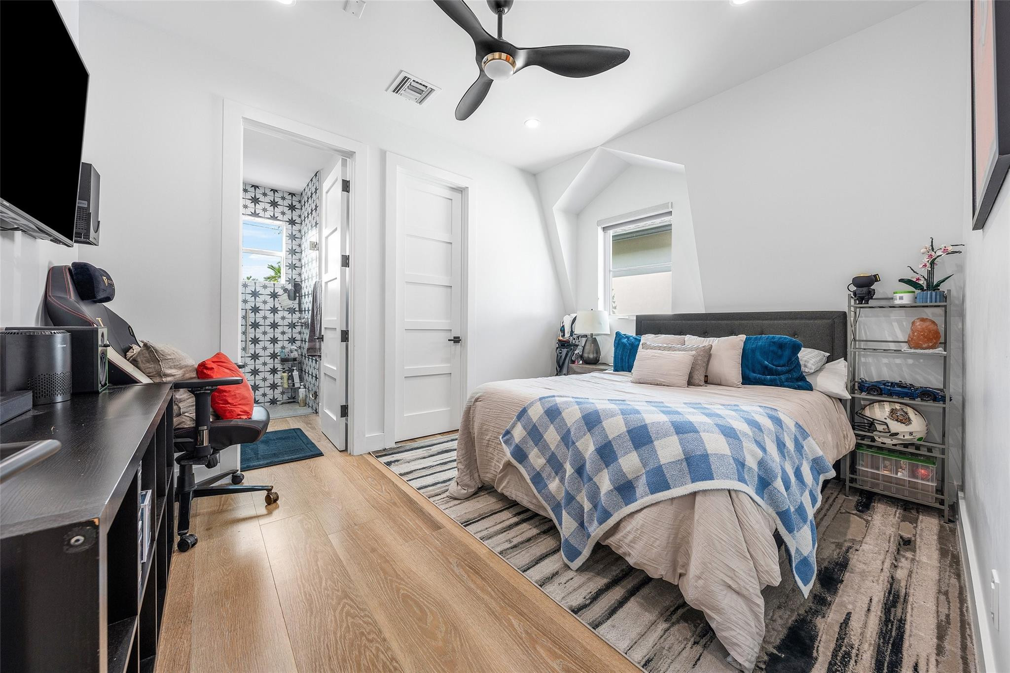 217 SE 16th Avenue