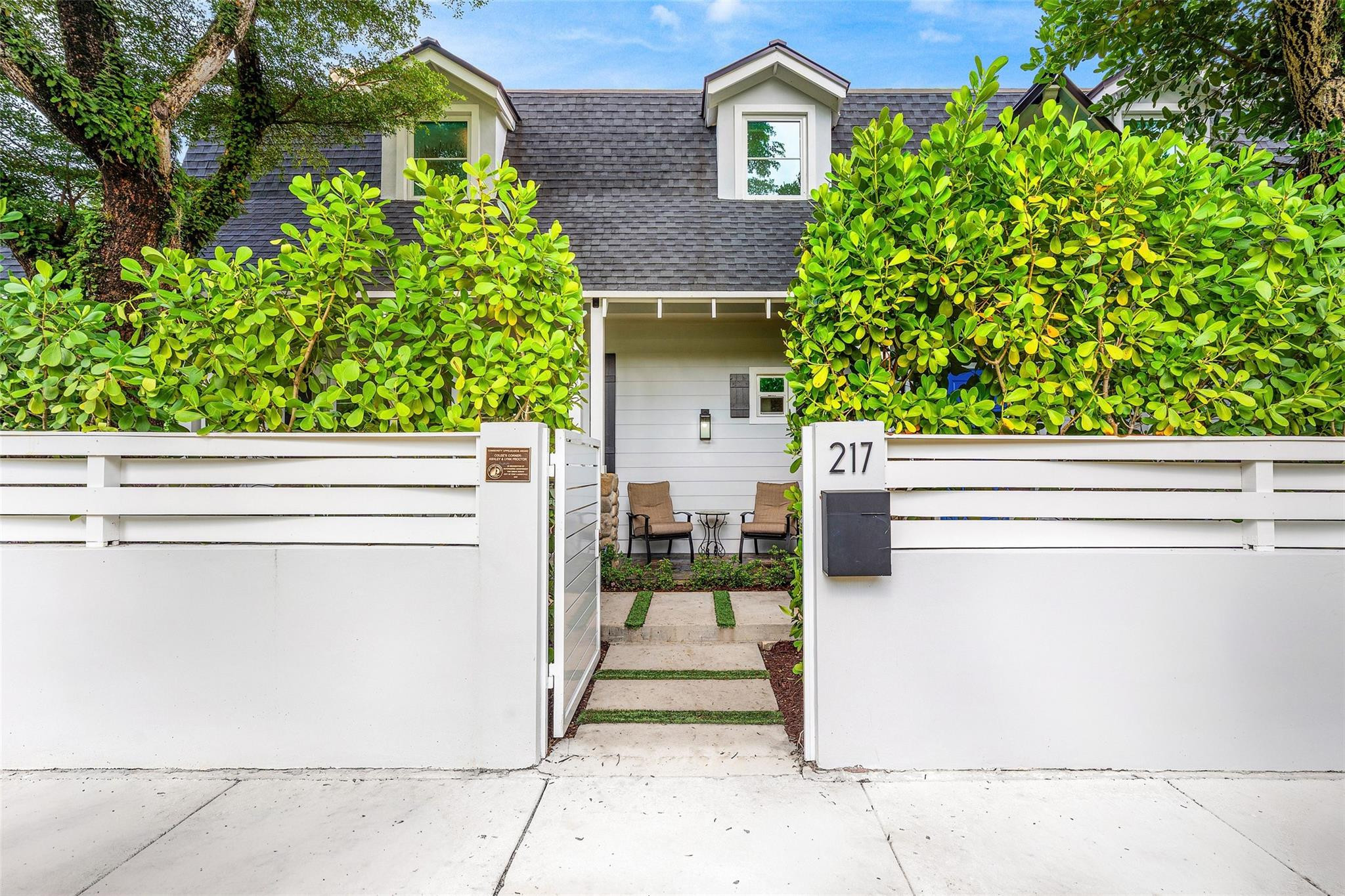 217 SE 16th Avenue