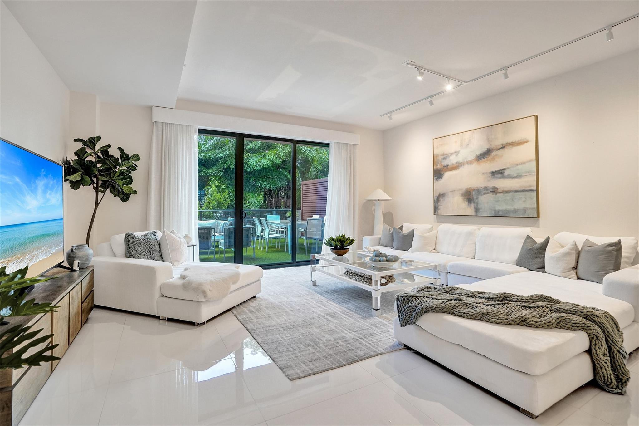 3030 N Ocean Boulevard S104