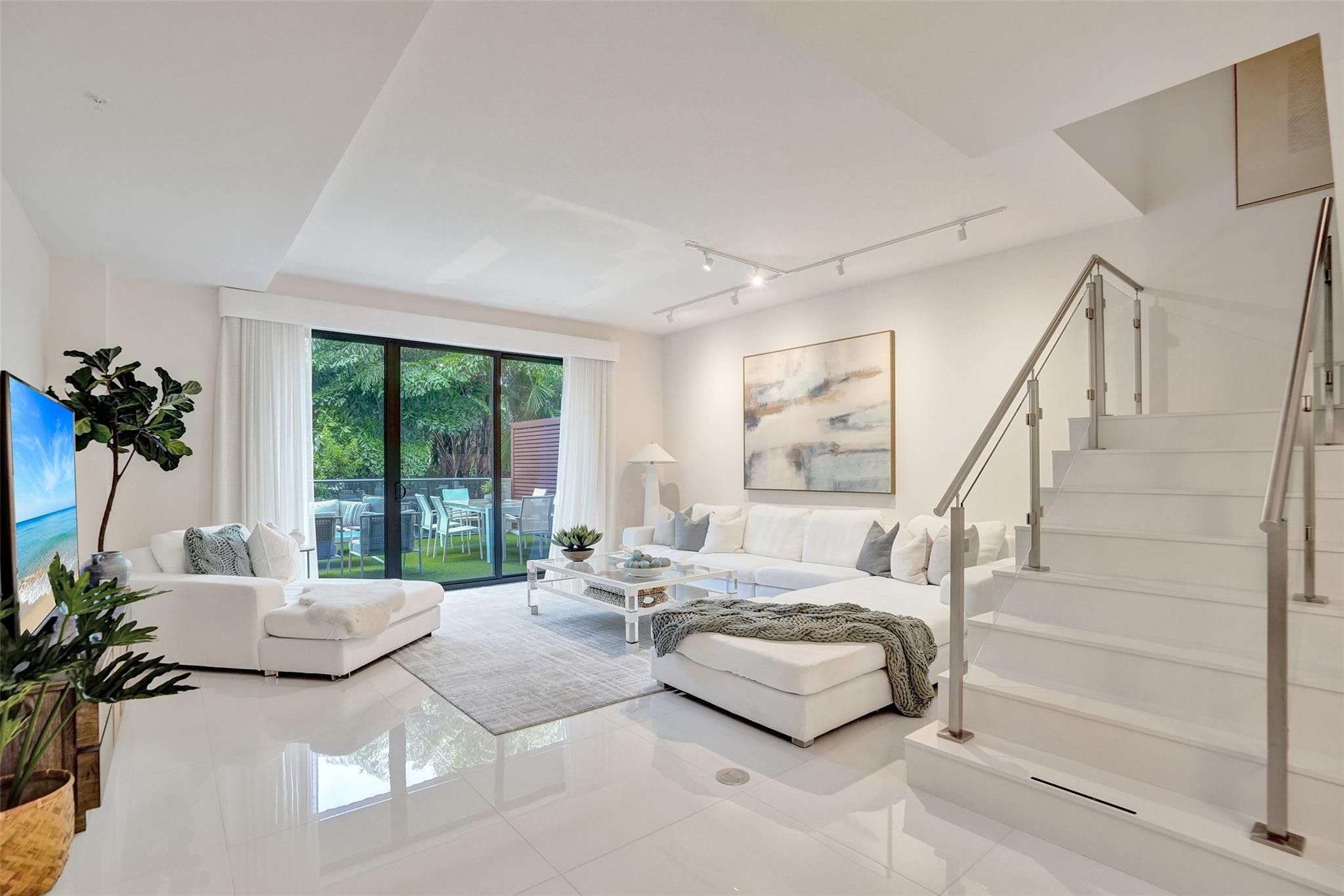 3030 N Ocean Boulevard S104