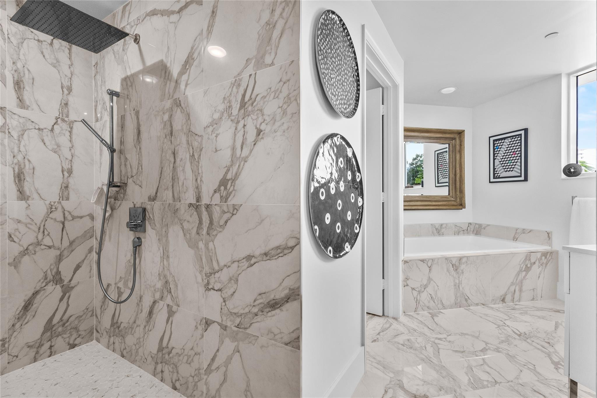 615 Bayshore Drive 301