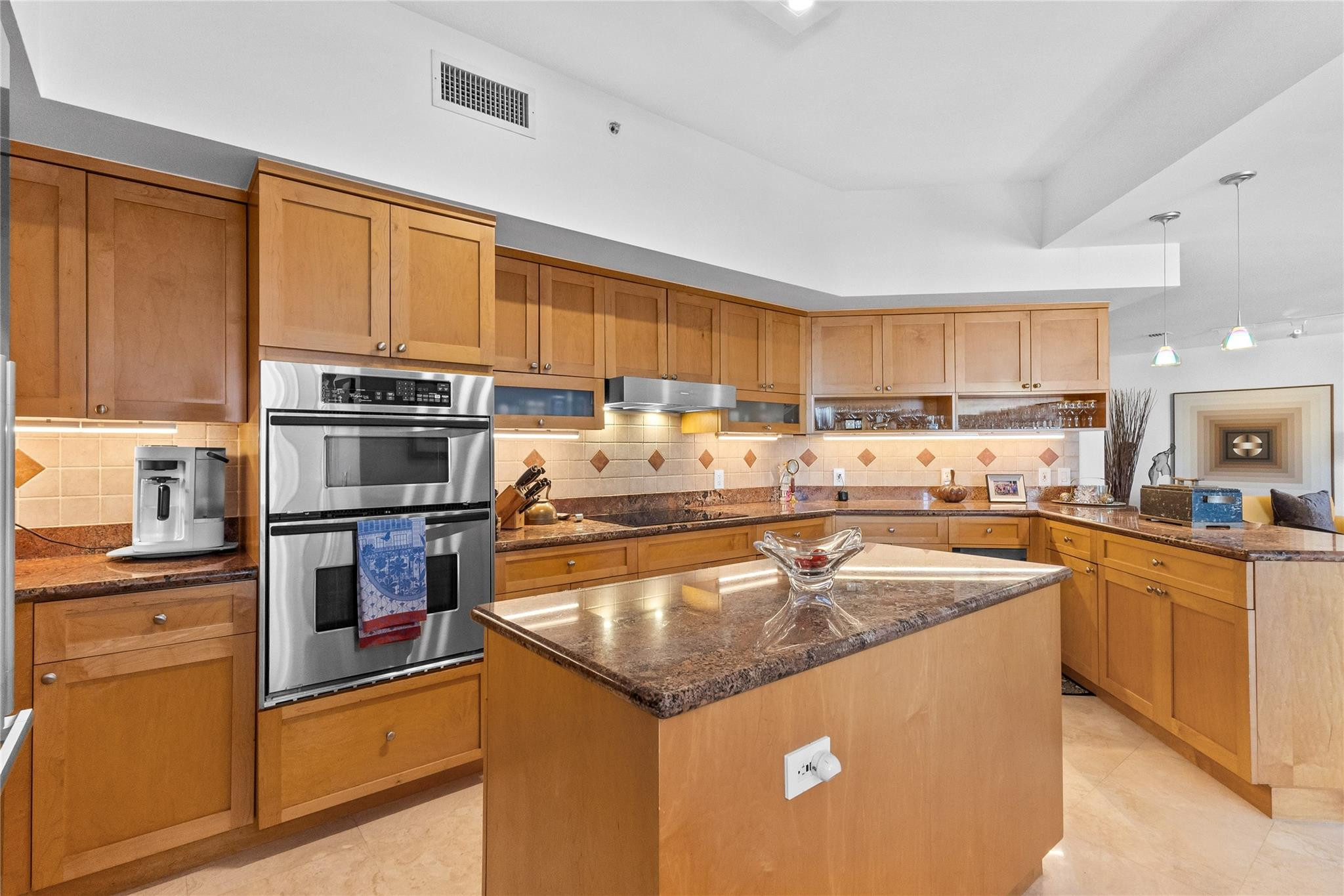 615 Bayshore Drive 301
