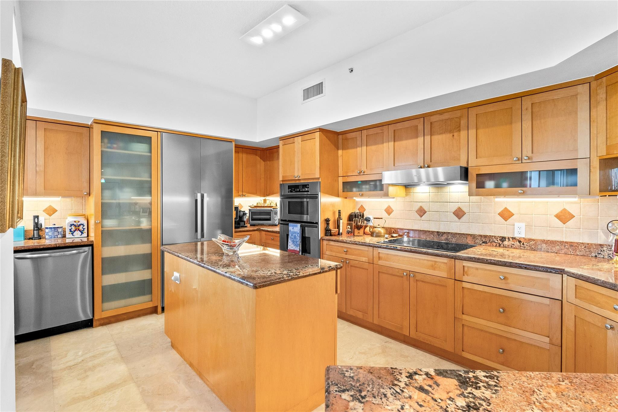 615 Bayshore Drive 301