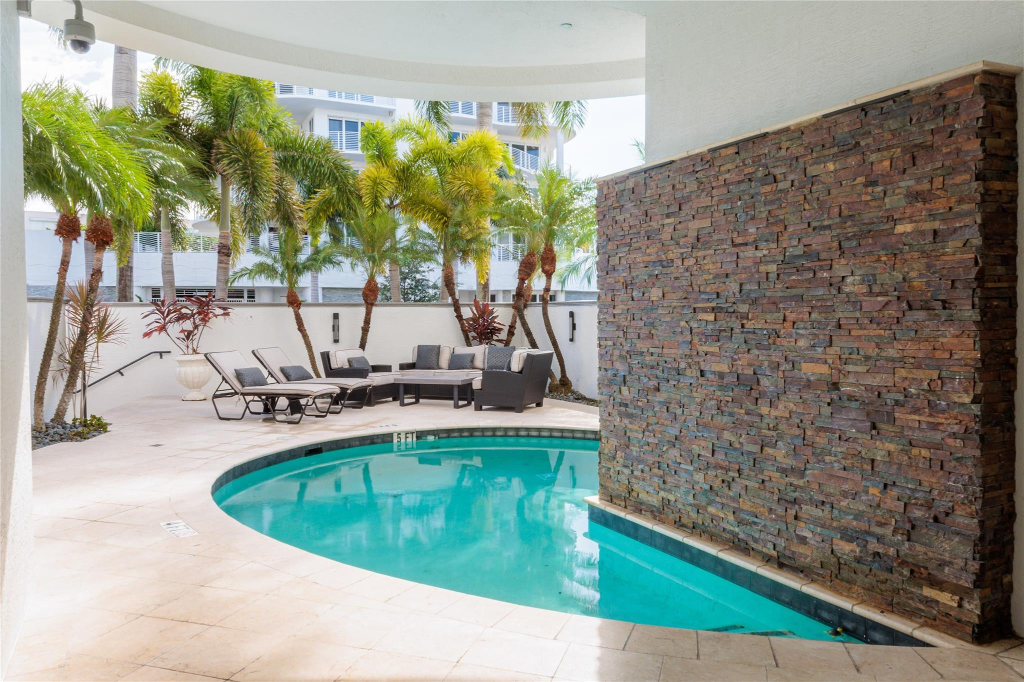 615 Bayshore Drive 301