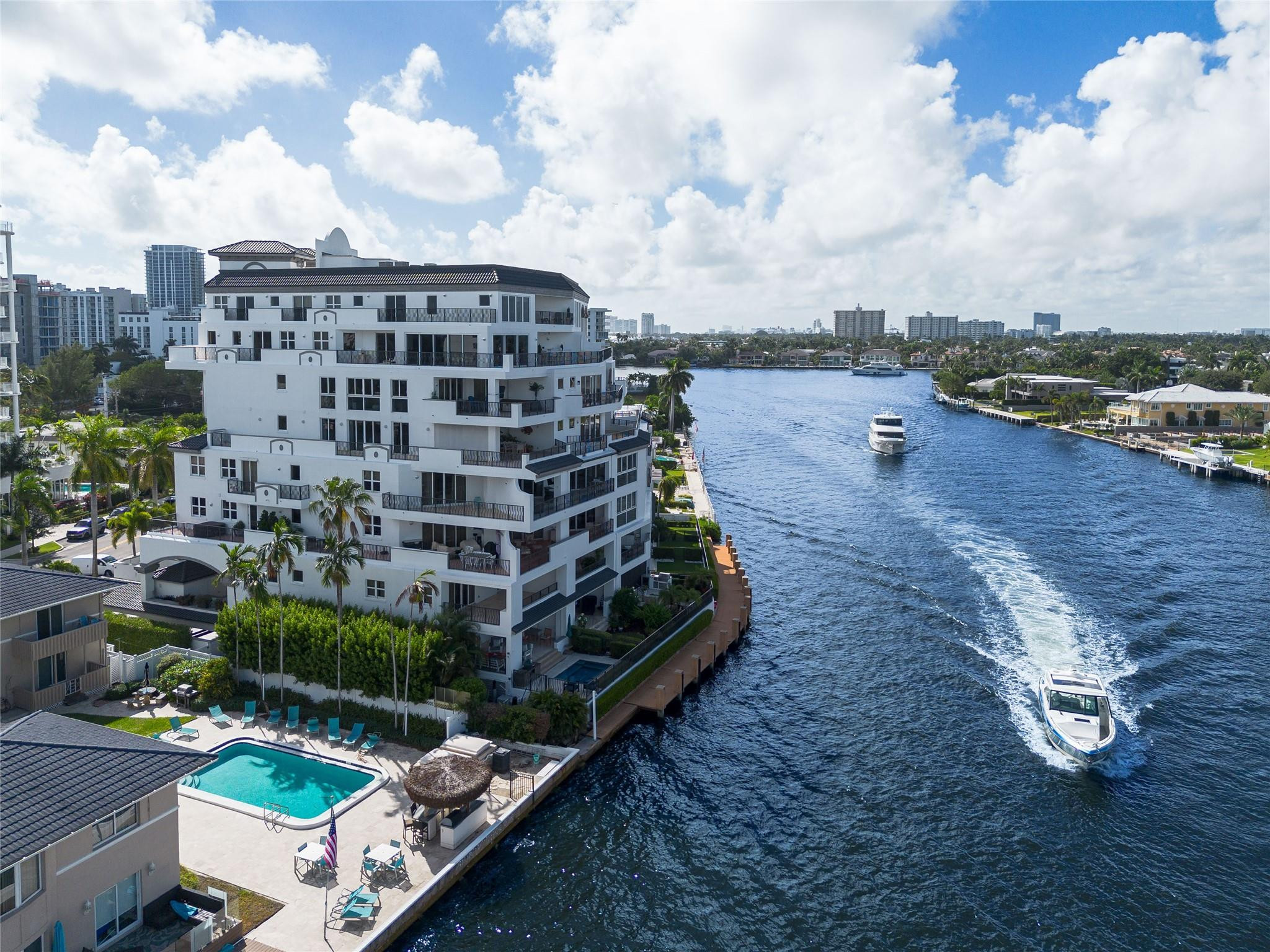 615 Bayshore Drive 301