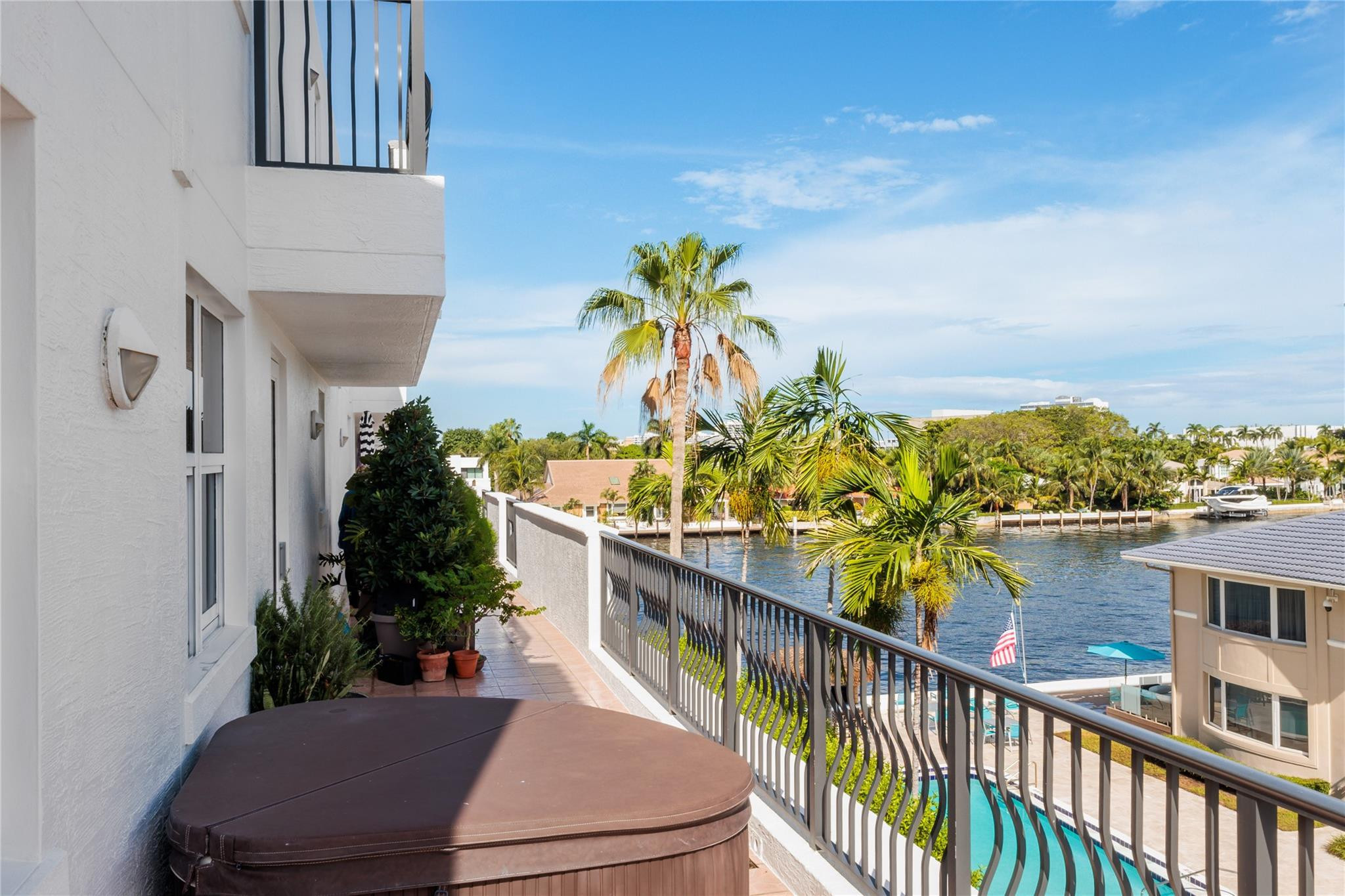 615 Bayshore Drive 301