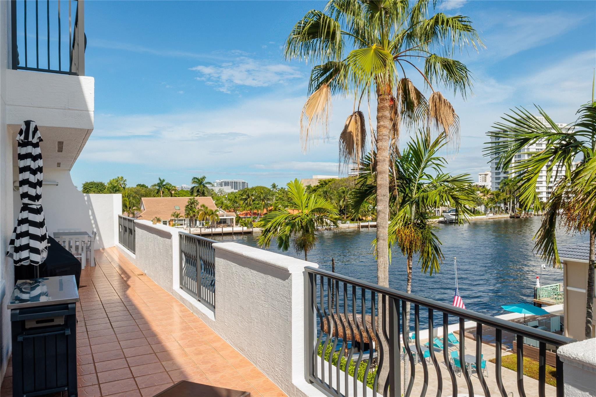 615 Bayshore Drive 301