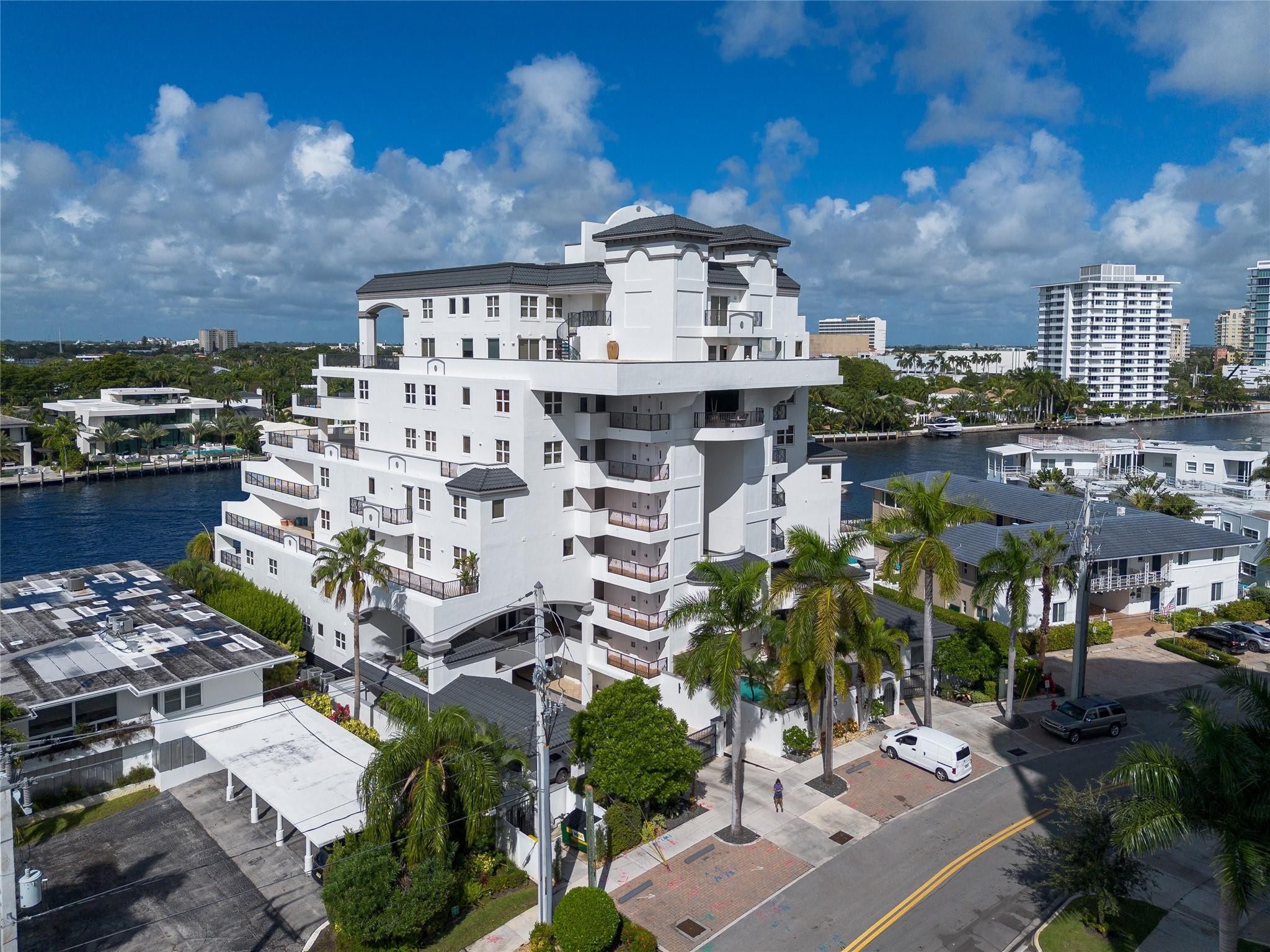 615 Bayshore Drive 301