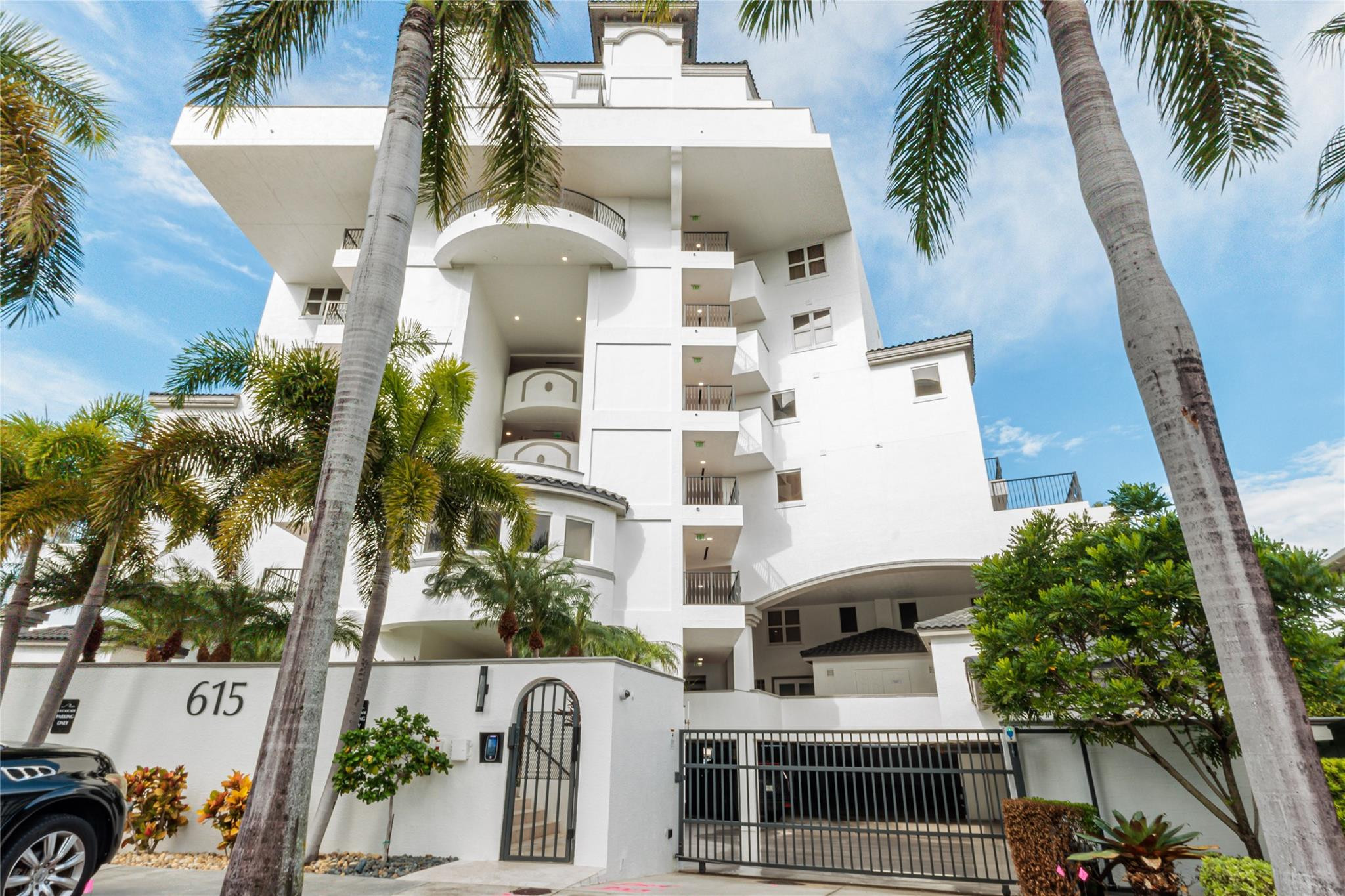 615 Bayshore Drive 301