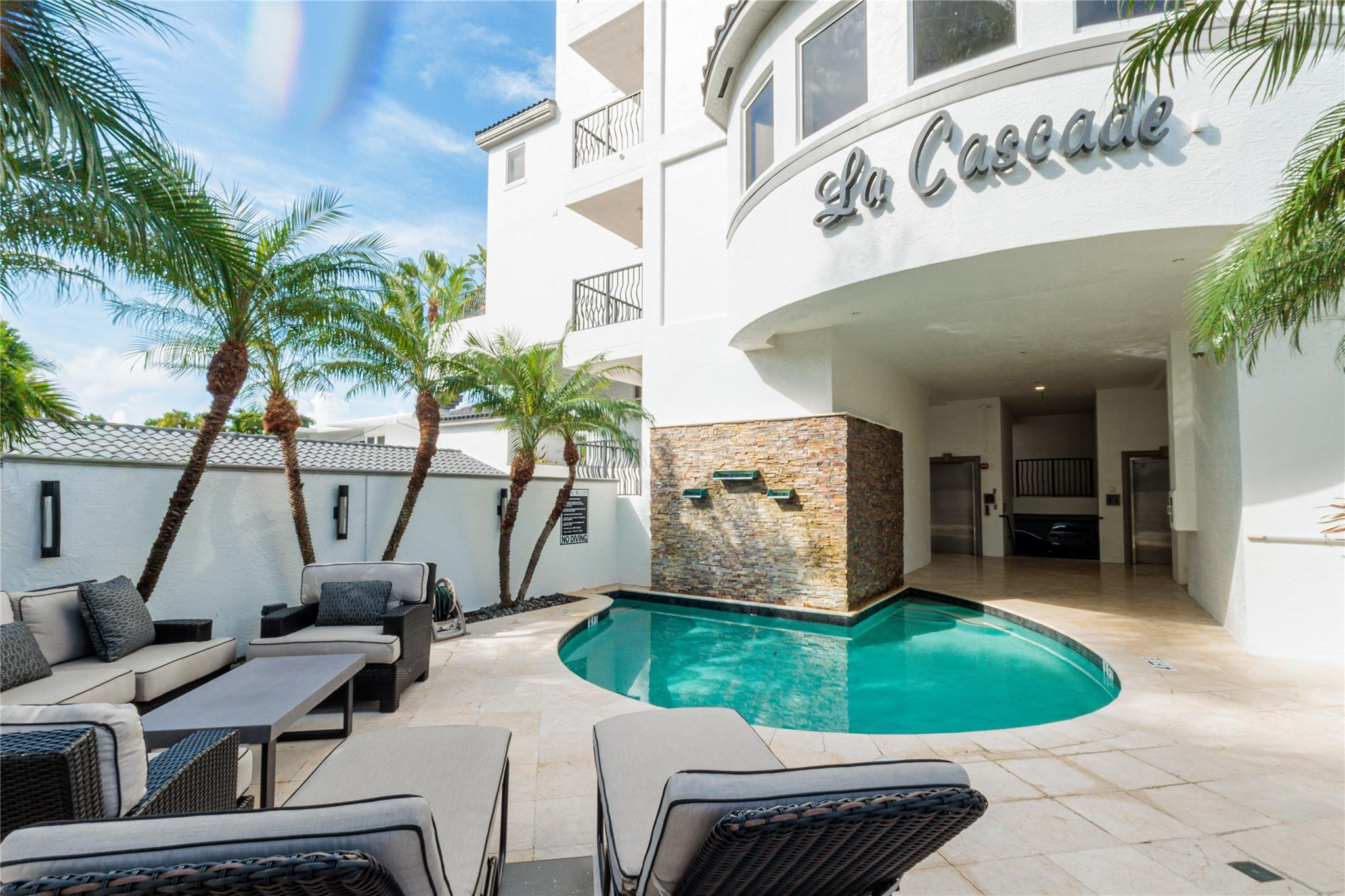 615 Bayshore Drive 301