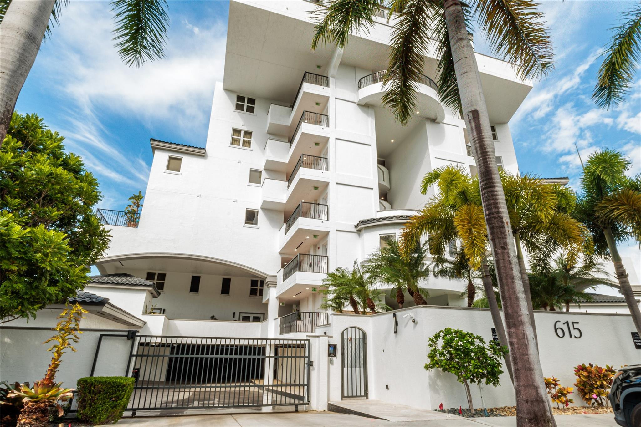 615 Bayshore Drive 301