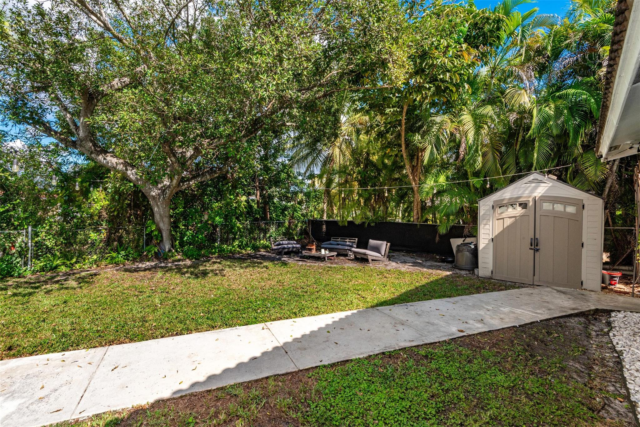 7509 NW 40th Place