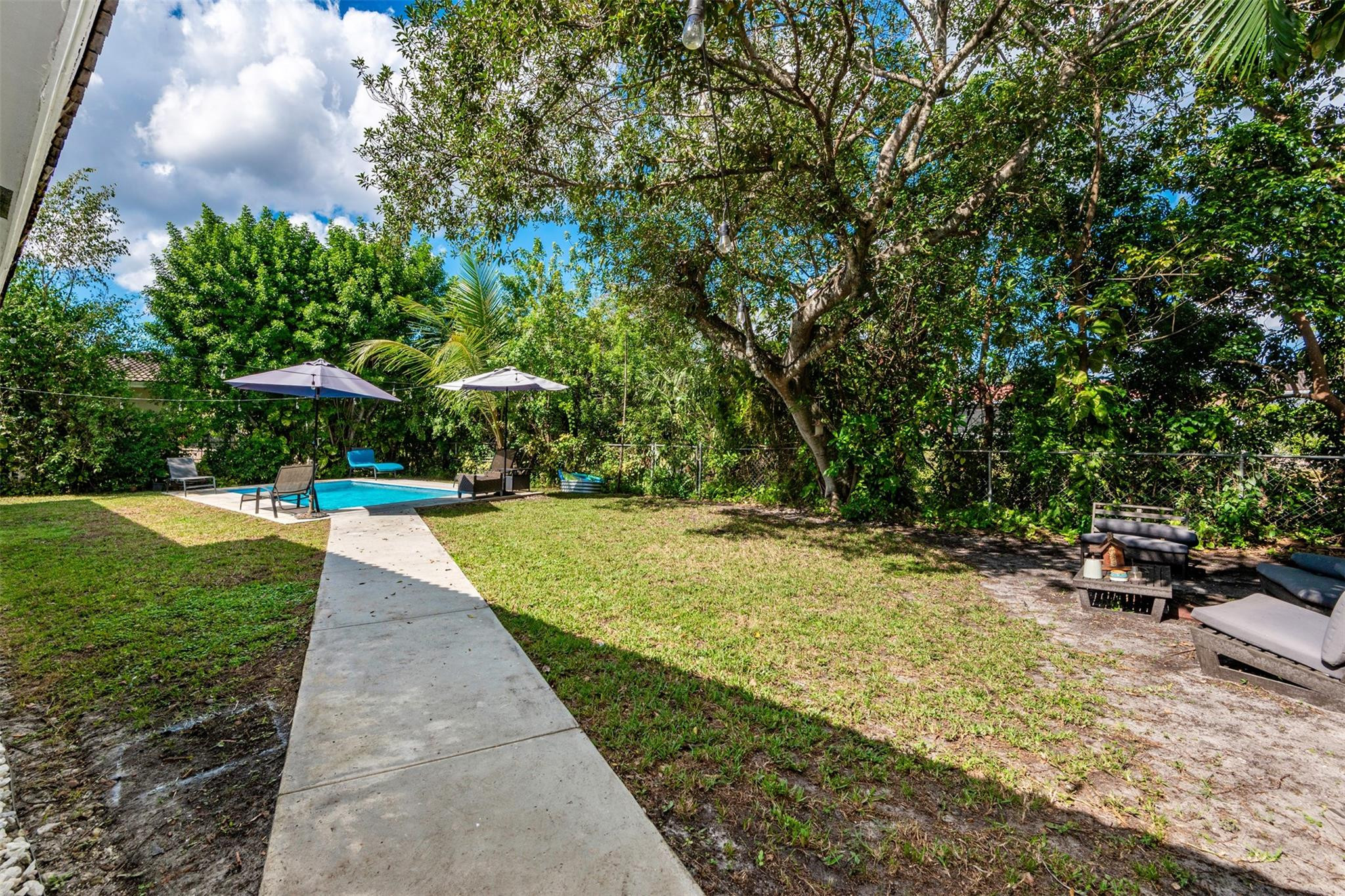 7509 NW 40th Place