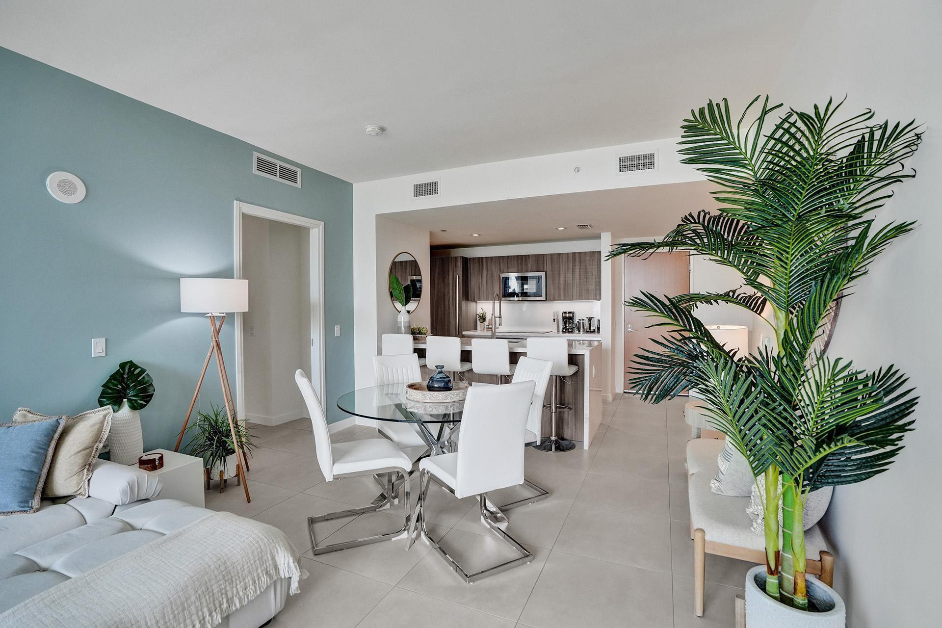 401 N Birch Road 702