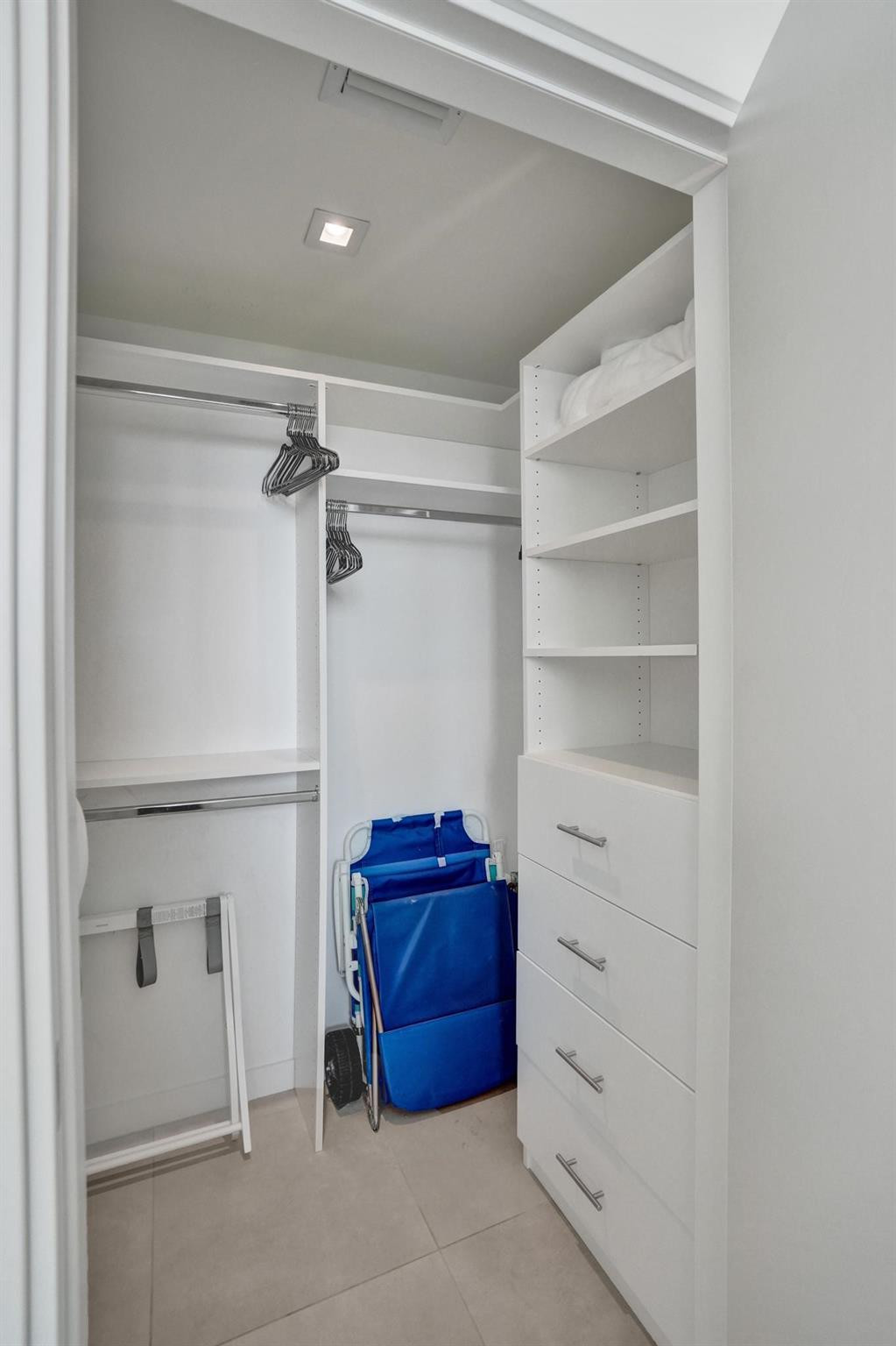401 N Birch Road 702