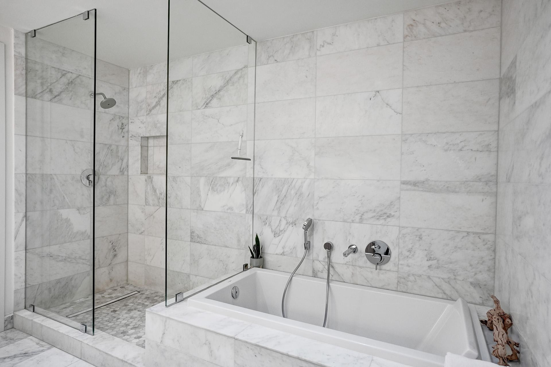 401 N Birch Road 702