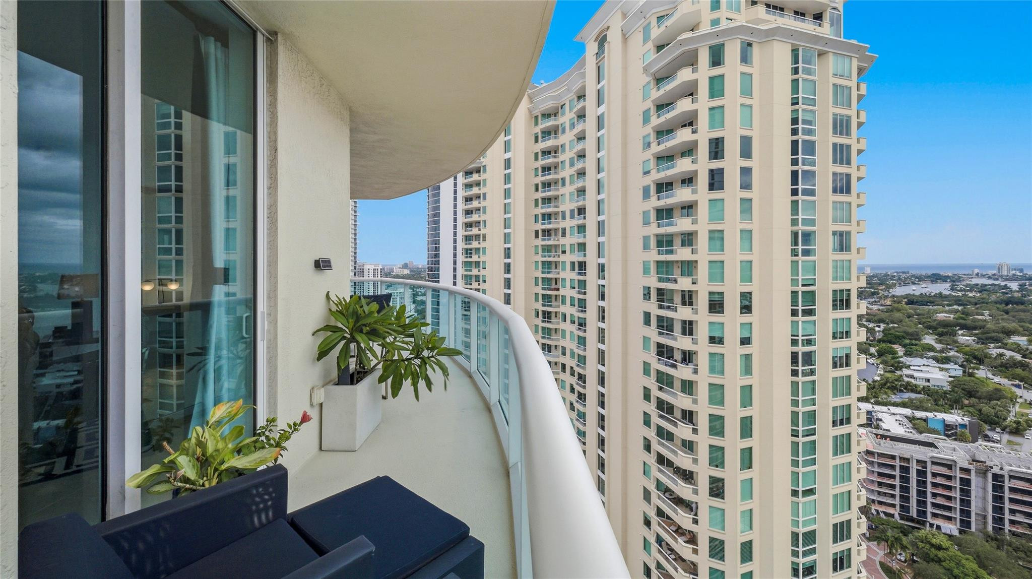347 N New River Drive 3110