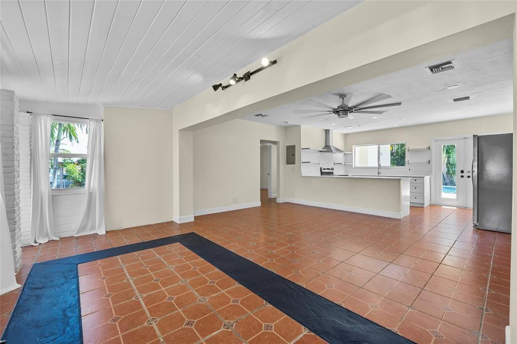 15 SE 13th Avenue