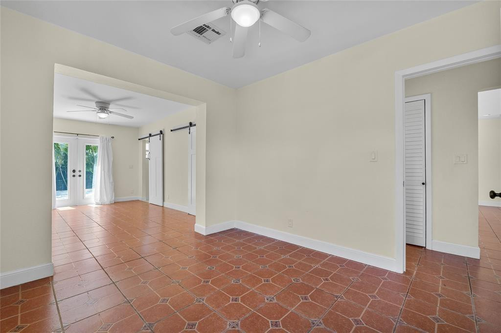 15 SE 13th Avenue