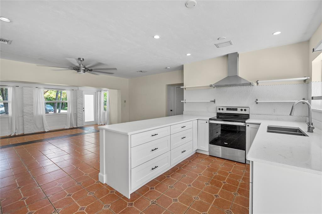 15 SE 13th Avenue