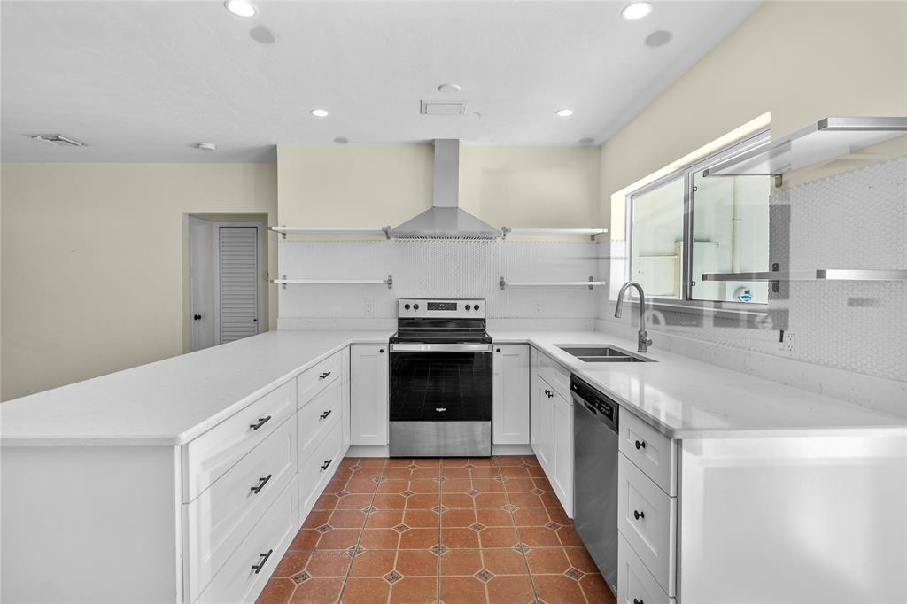 15 SE 13th Avenue