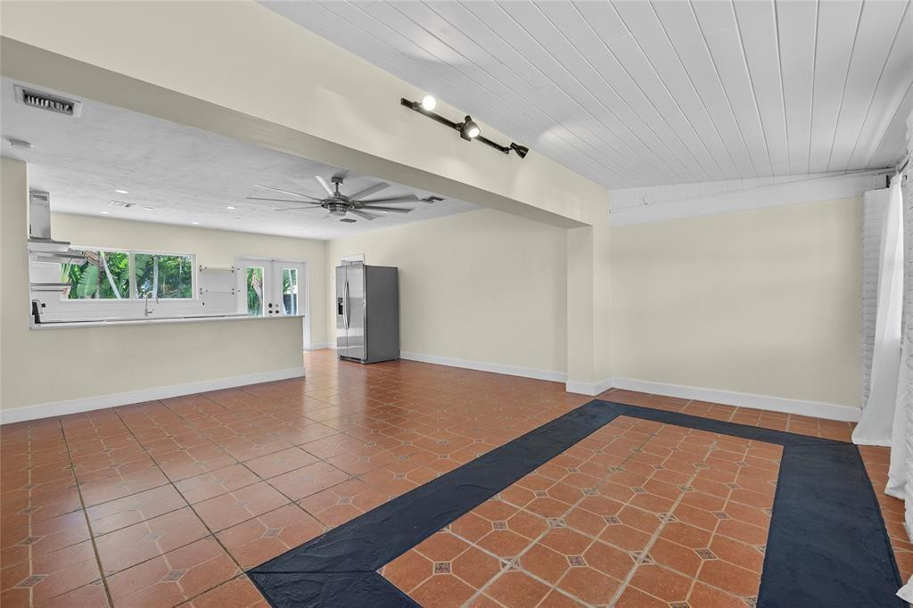 15 SE 13th Avenue