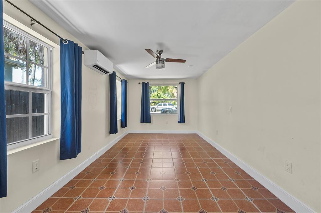 15 SE 13th Avenue