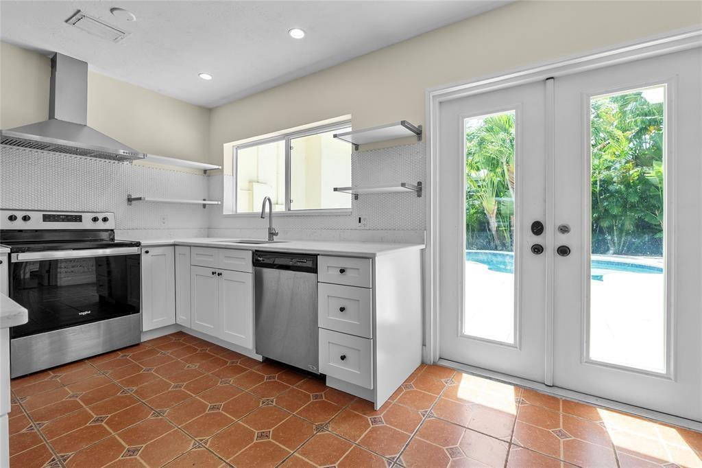 15 SE 13th Avenue
