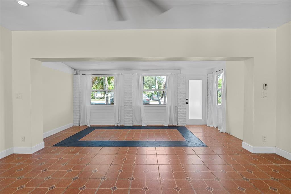 15 SE 13th Avenue