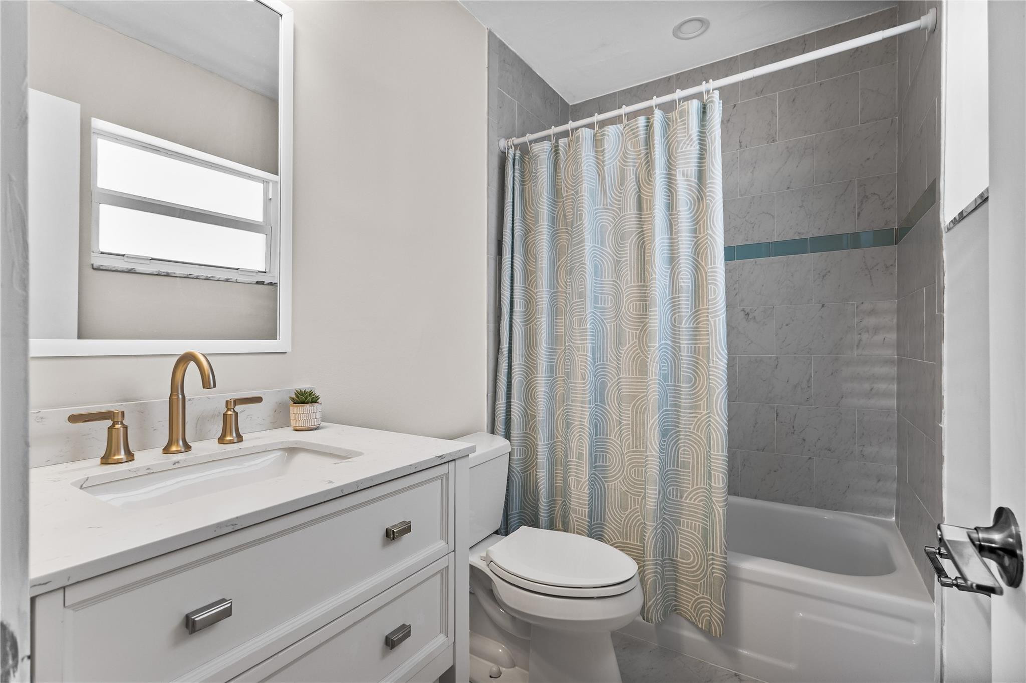 3216 SE 8th Street 305