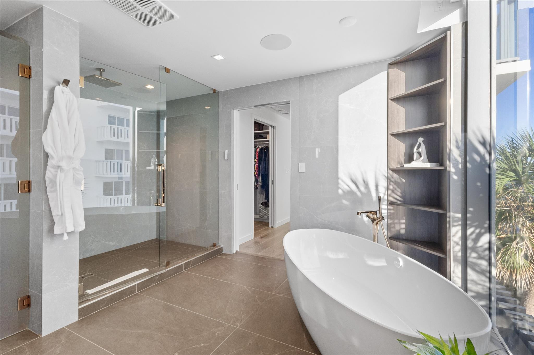 1116 N Ocean Boulevard 301