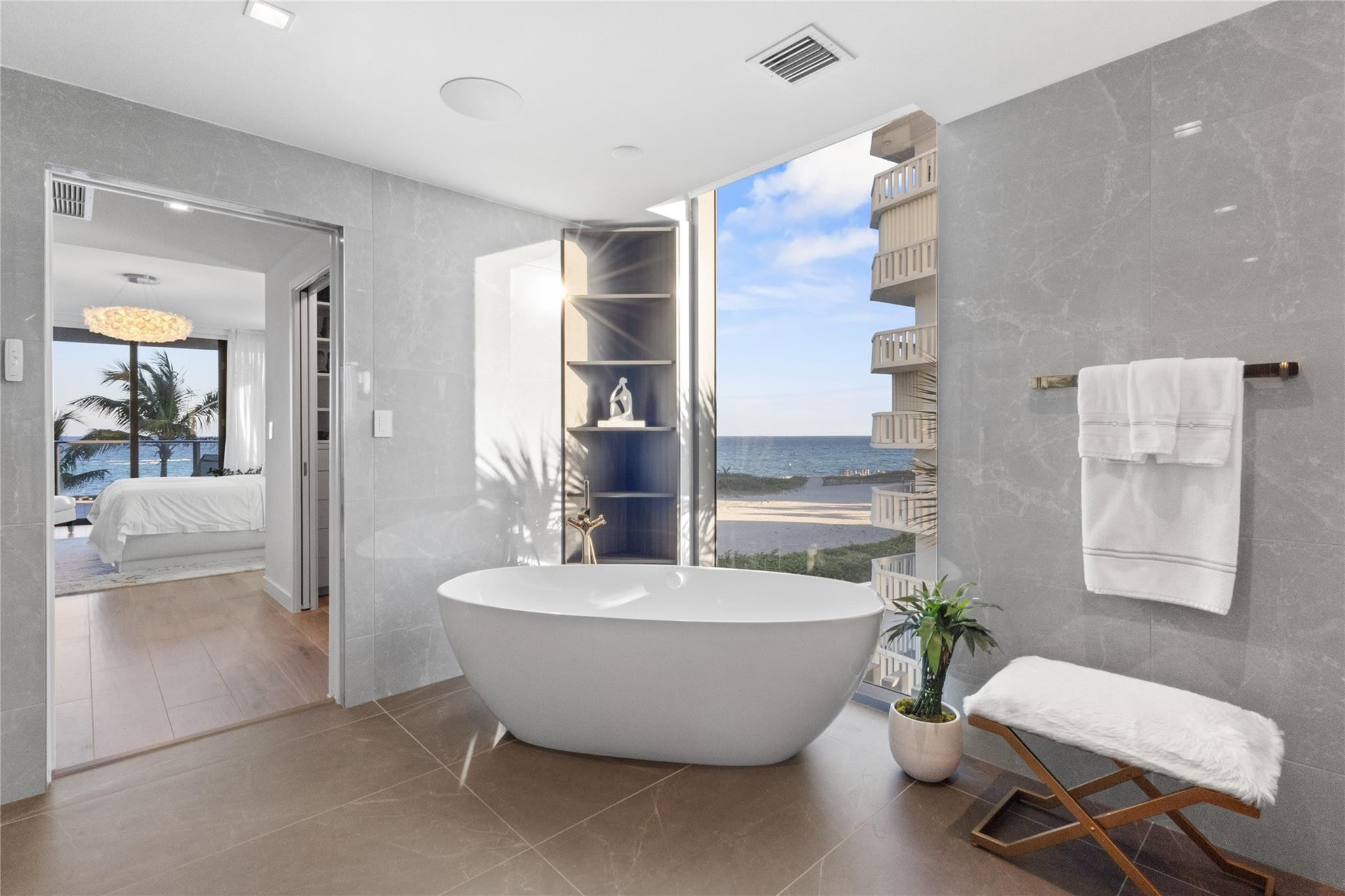 1116 N Ocean Boulevard 301