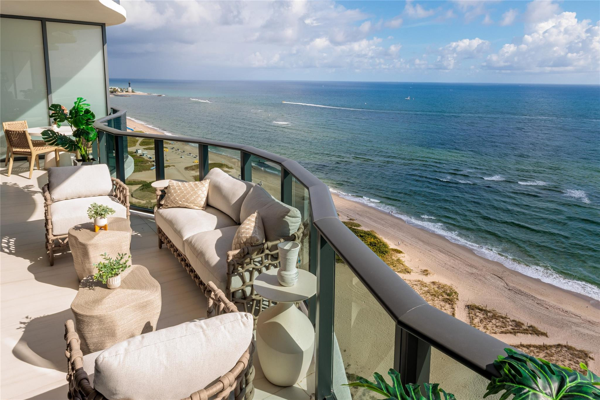 900 N Ocean Boulevard LPH05