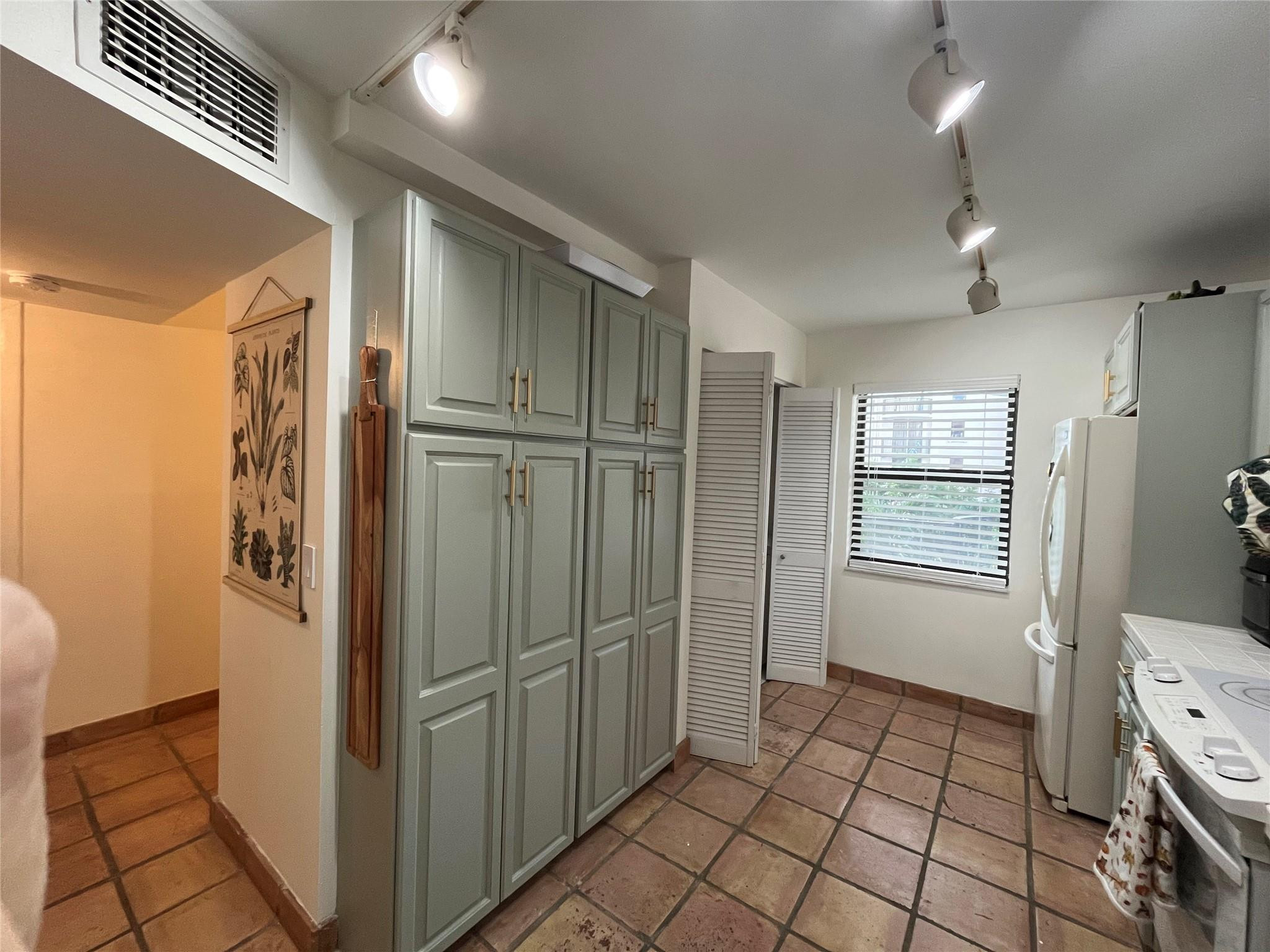2029 N Ocean Boulevard 303