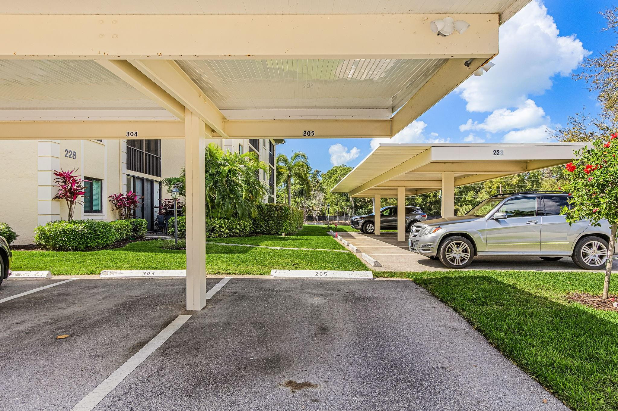 228 Fox Glen Drive 3205
