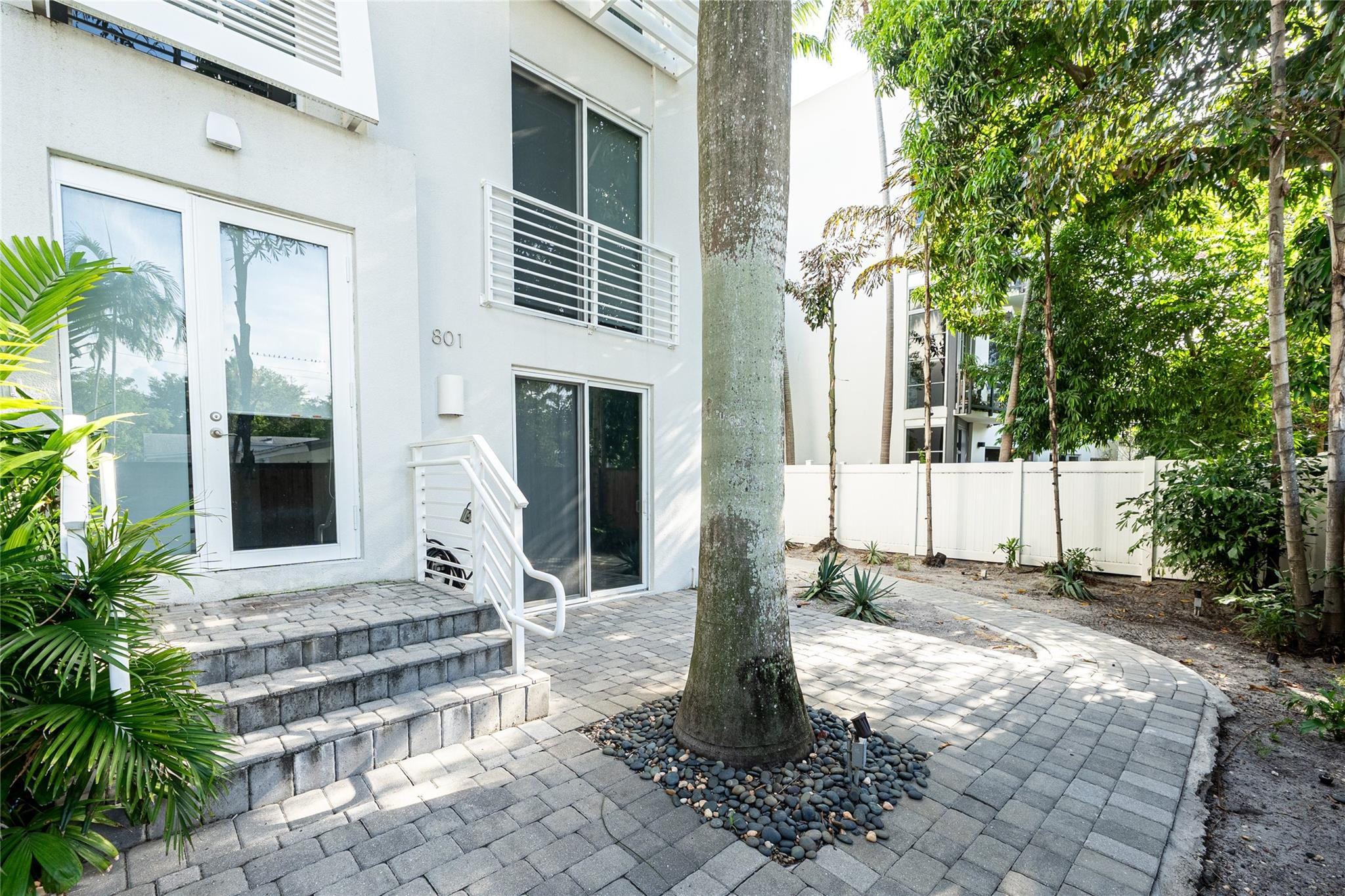 801 SE 12th Court 801