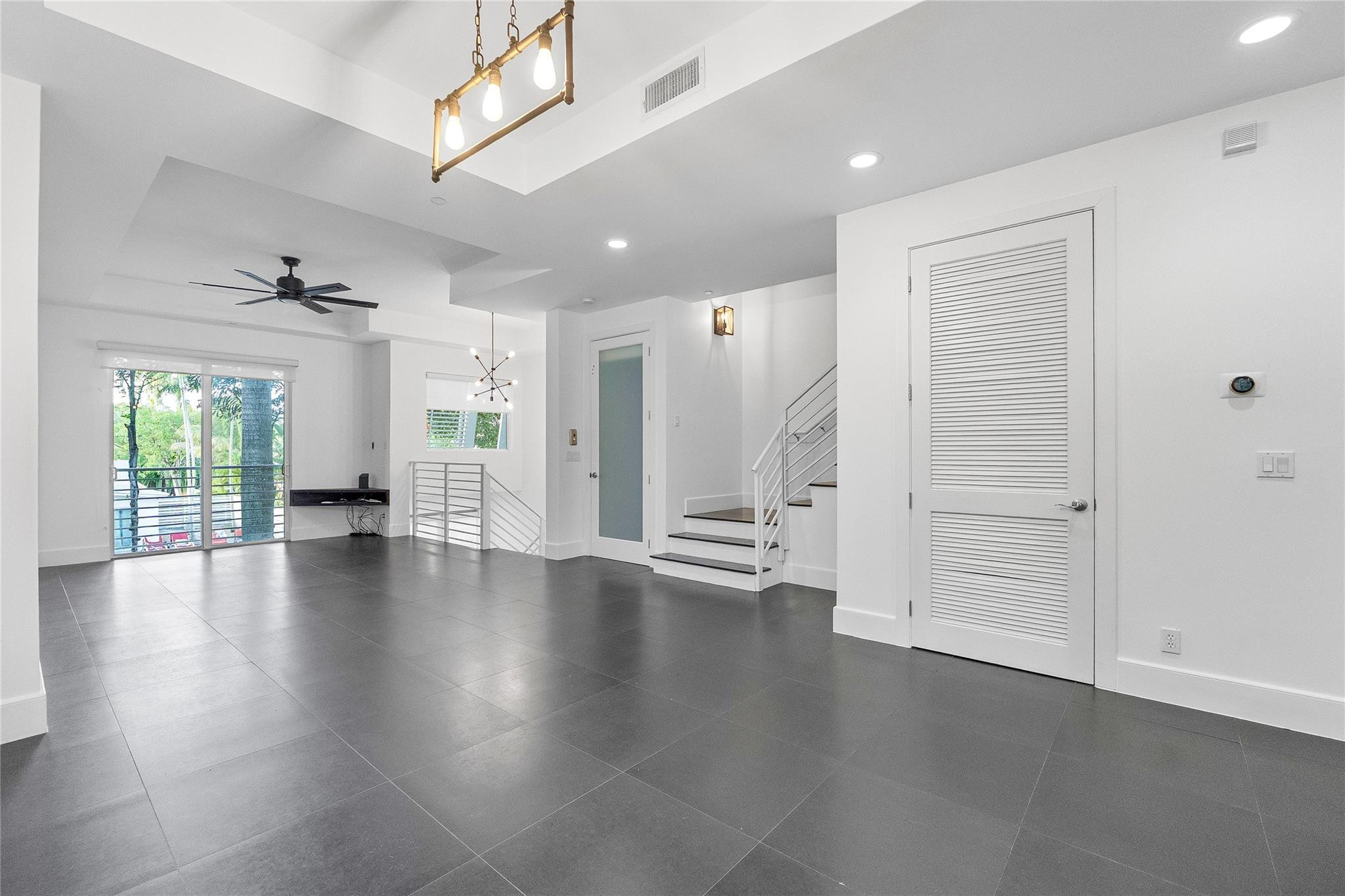 801 SE 12th Court 801