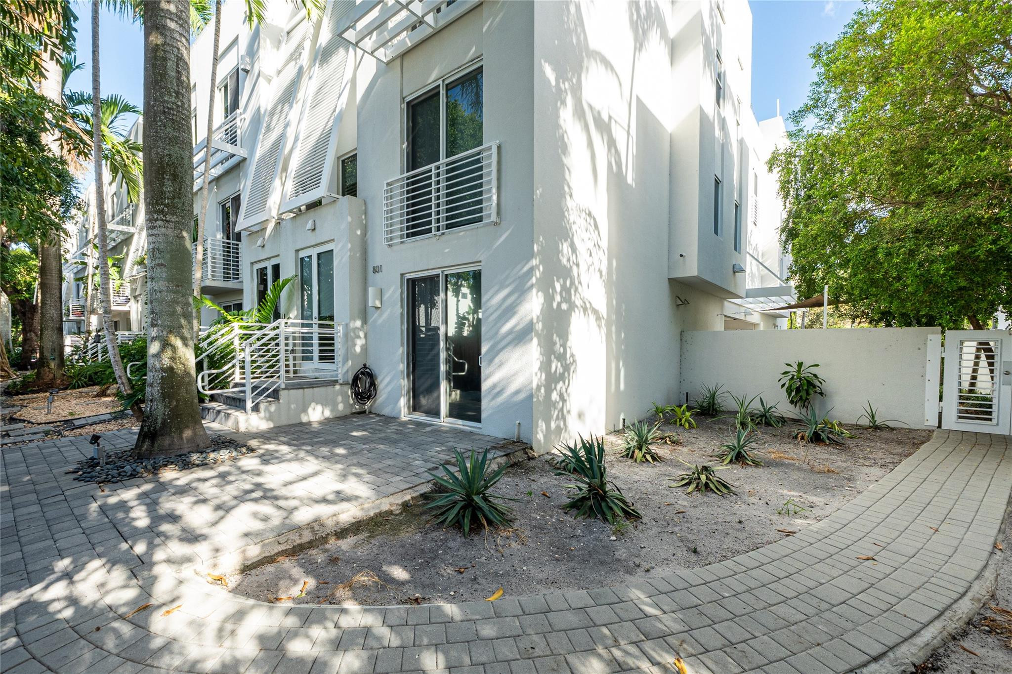 801 SE 12th Court 801