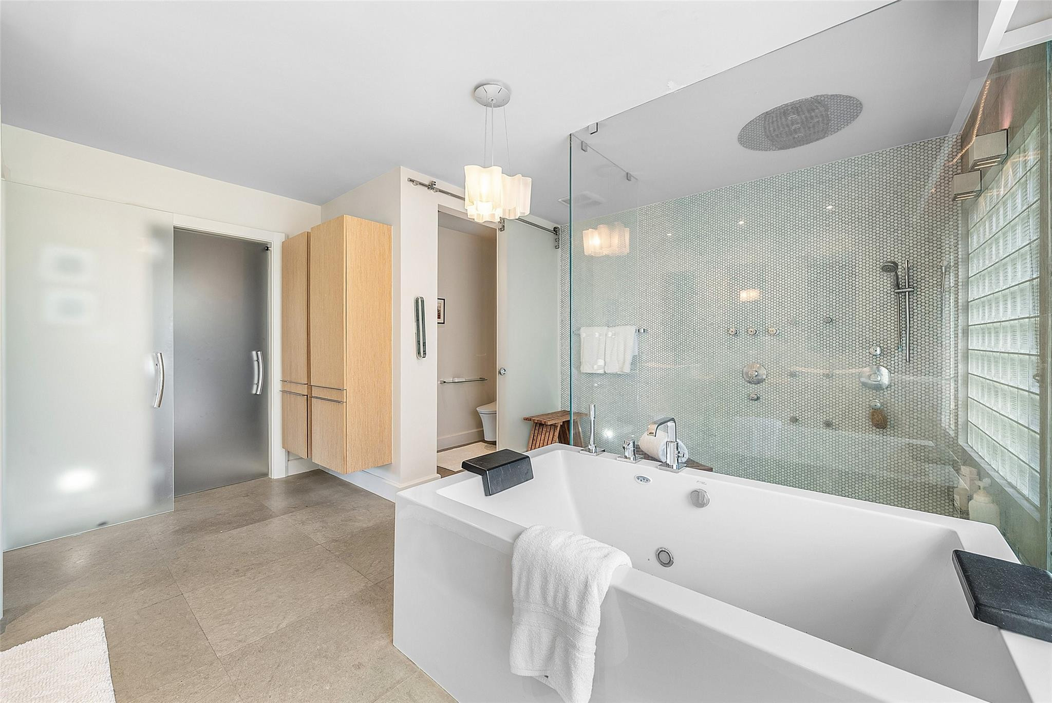2855 NE 35th Street